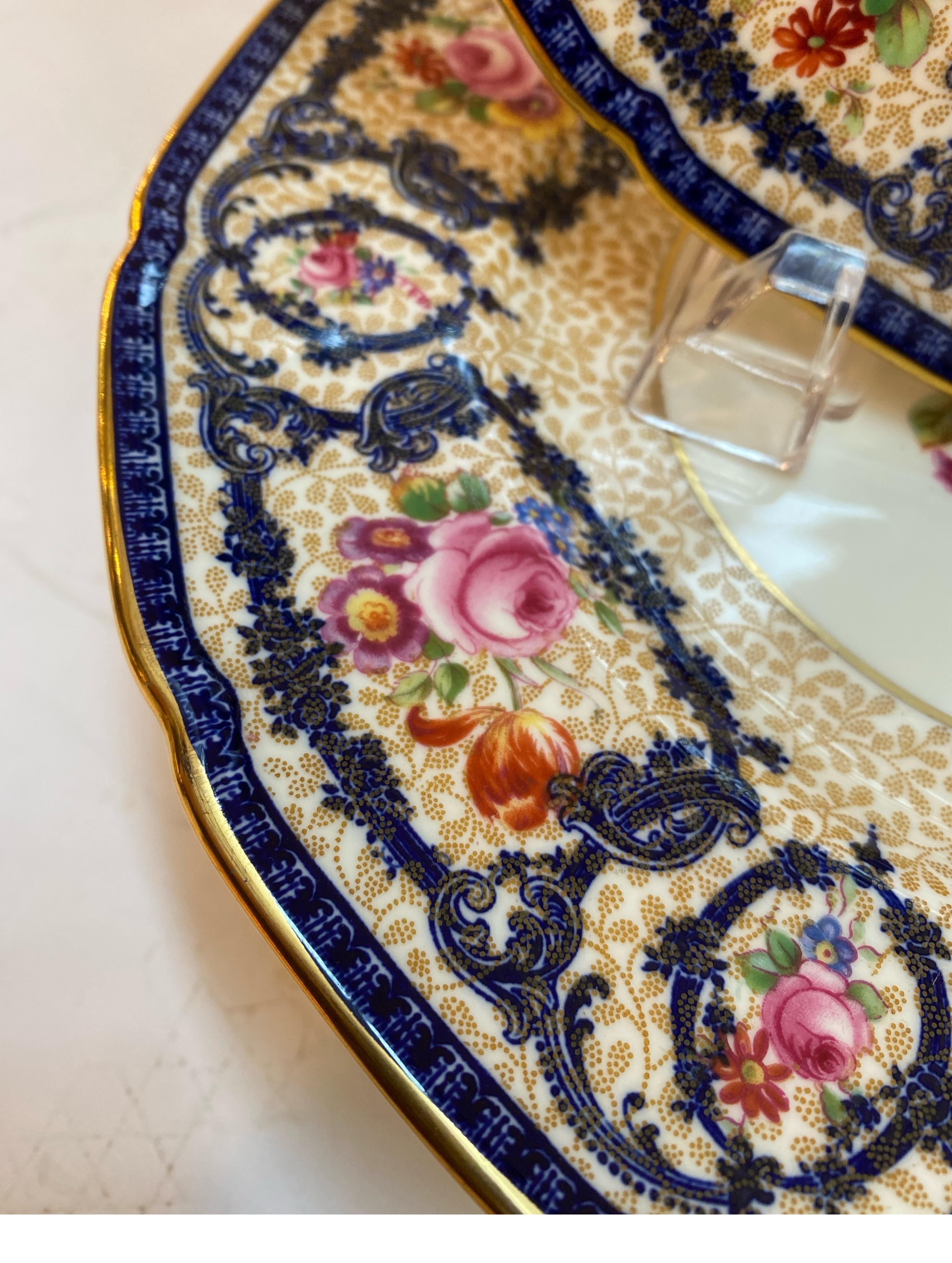Set von 10 handbemalten antiken Servicetellern von Royal Doulton, um 1915 (20. Jahrhundert) im Angebot