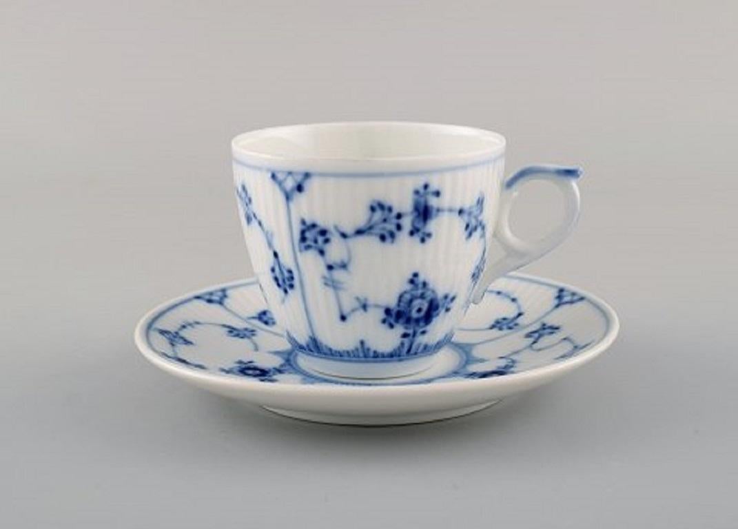 A set of 10 Royal Copenhagen Blue Fluted plain espresso / mocha cups with saucers # 1/298.
In perfect condition.
1st factory quality.
Stamped.
Measures: Cup diameter 6.5 cm, saucer diameter 11.5 cm.