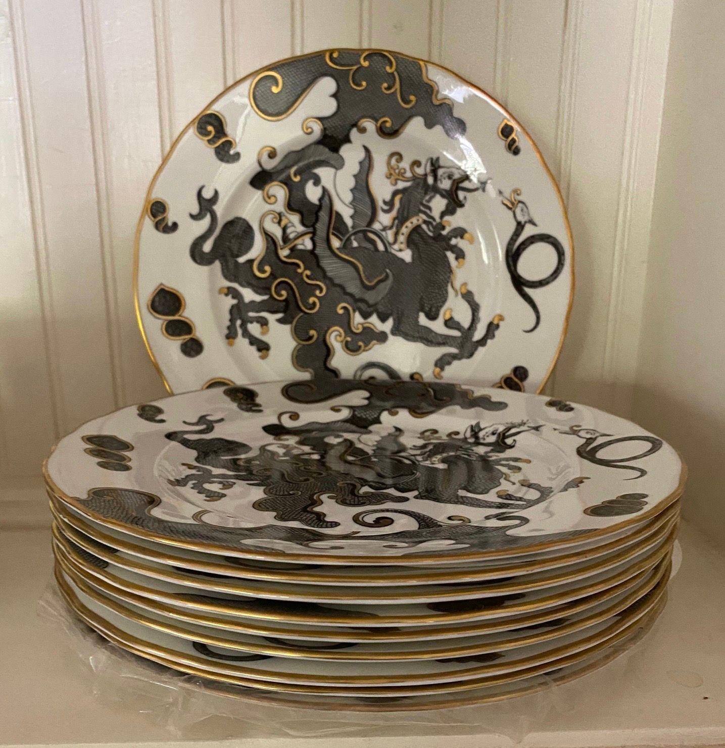 Set of 10 Royal Worcester Black Dragon Dinner Plates 1