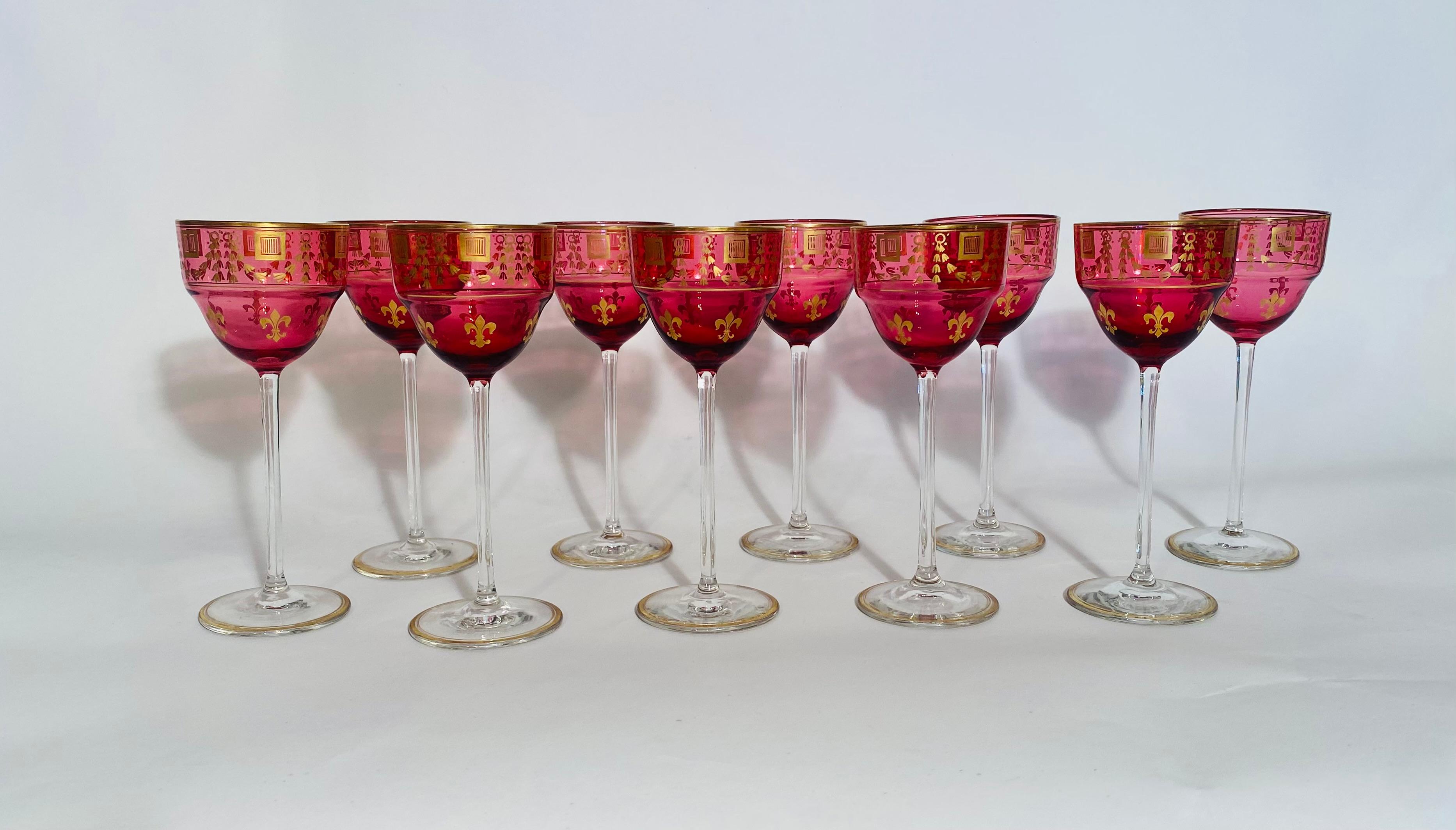 A Set of 10 Ruby Gilt Wine Glasses, Antique French Circa 1900. Fleur de Lis  In Good Condition For Sale In West Palm Beach, FL