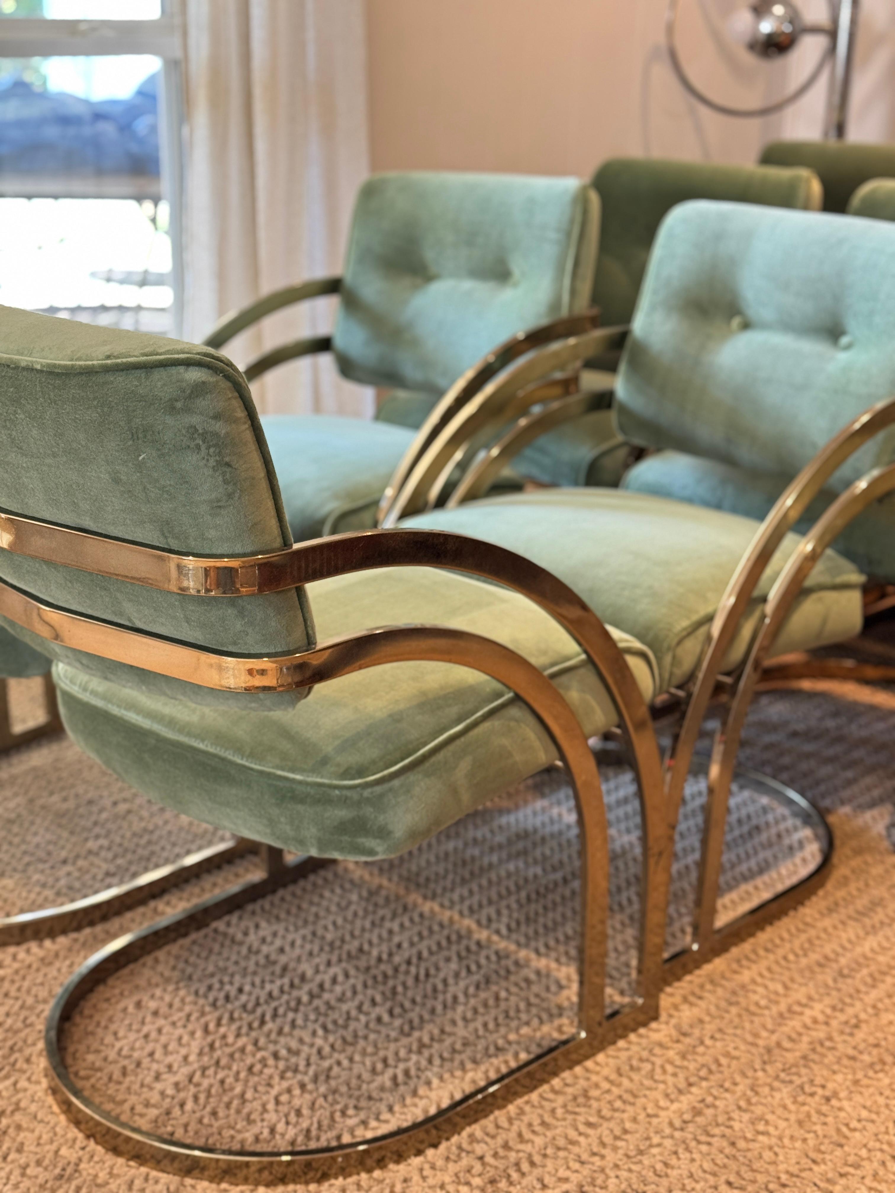 Un set di 10 sedie da pranzo a cascata con struttura in ottone placcato  circa anni '70 in vendita 3