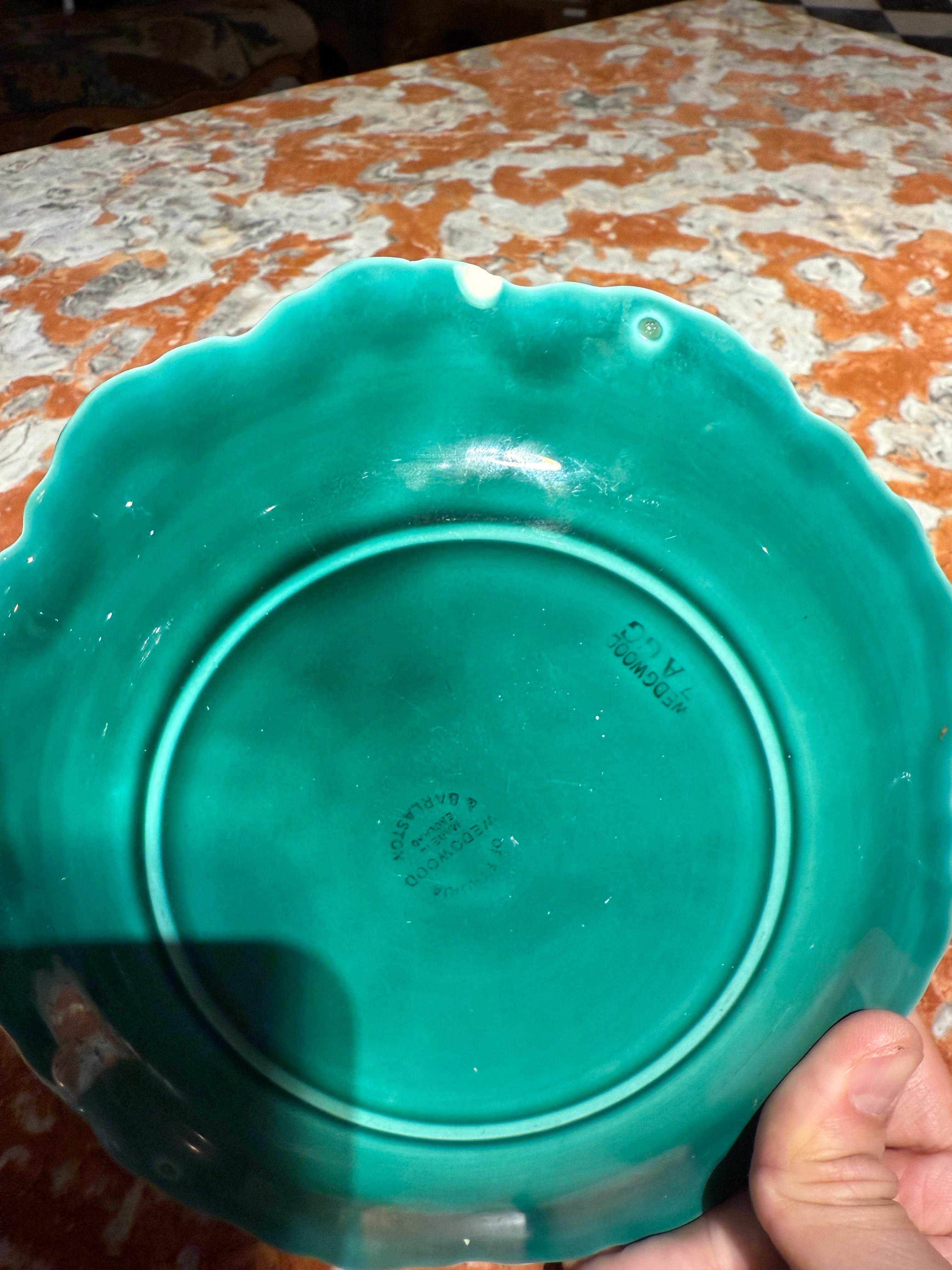 Ensemble de 10 assiettes à choux en majolique vernissée verte de Wedgwood & Barlaston of Etruria en vente 2