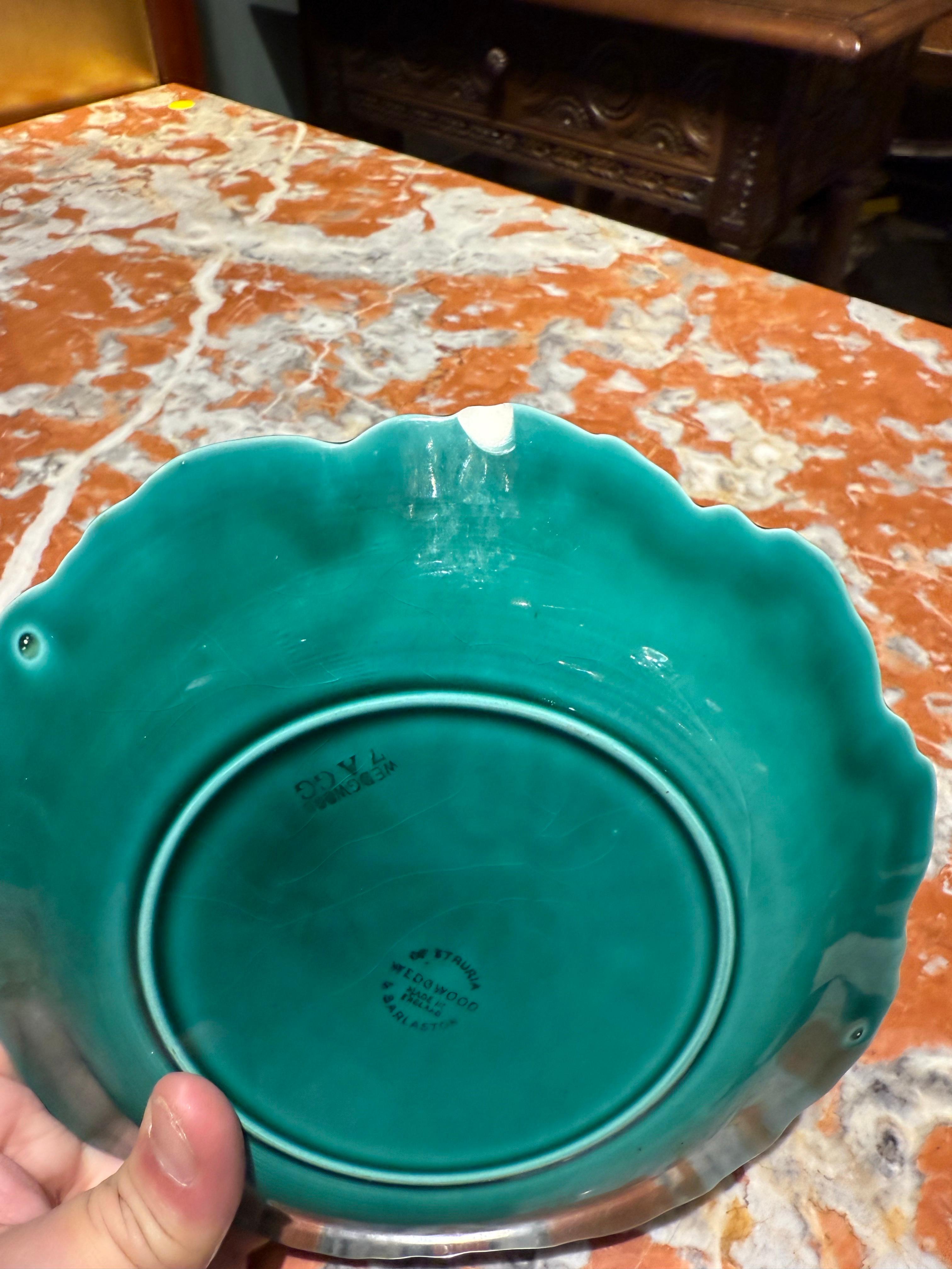 Ensemble de 10 assiettes à choux en majolique vernissée verte de Wedgwood & Barlaston of Etruria en vente 1