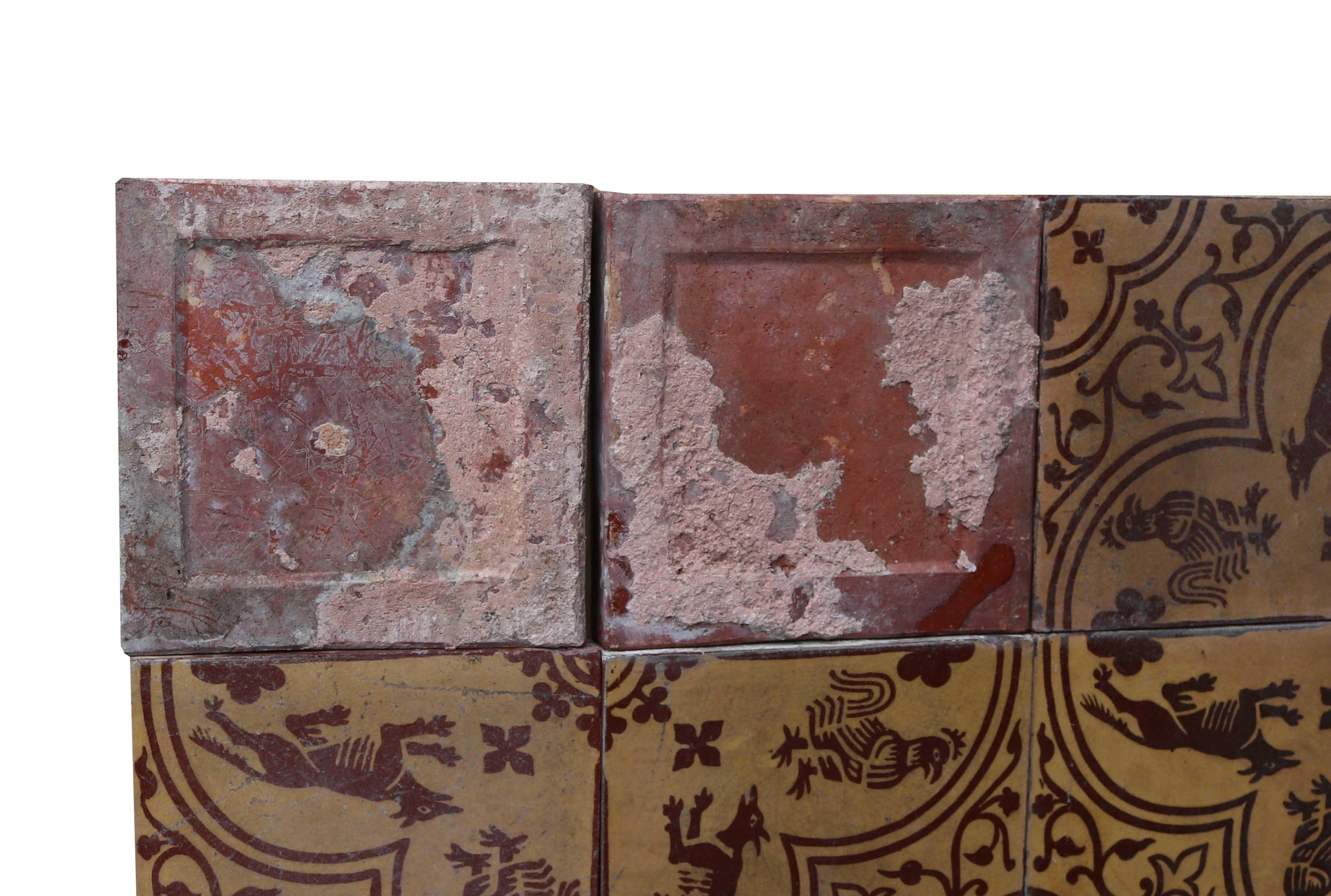 Set von 12 antiken Enkaustik-Kacheln im mittelalterlichen Stil (19. Jahrhundert) im Angebot