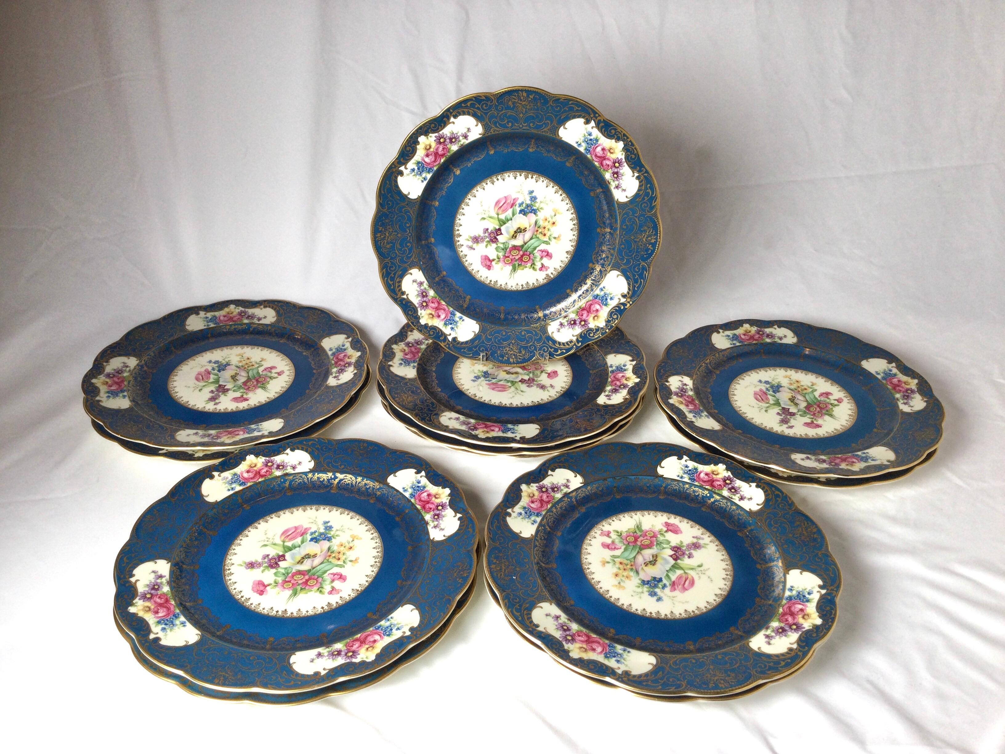 Set of 12 Elaborate Service Dinner Plates In Excellent Condition In Lambertville, NJ