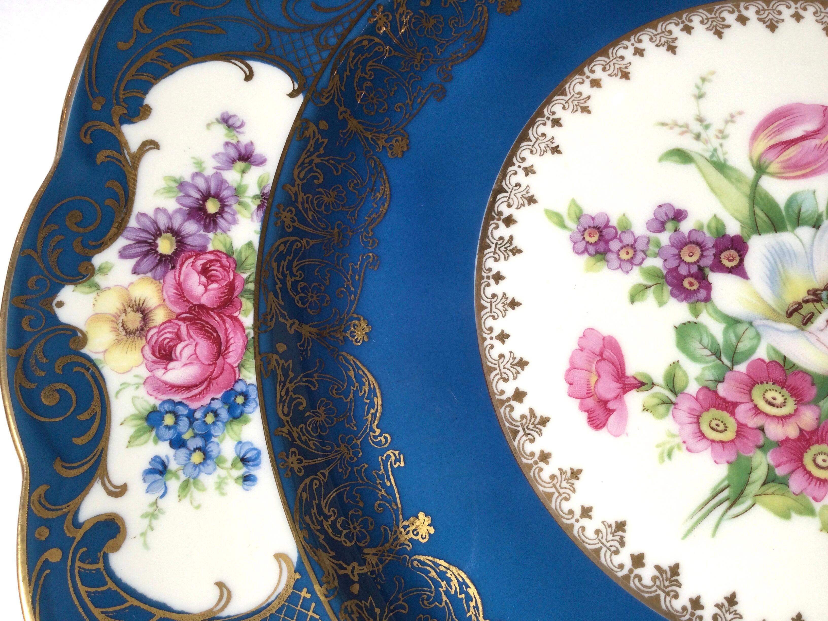Set of 12 Elaborate Service Dinner Plates 1