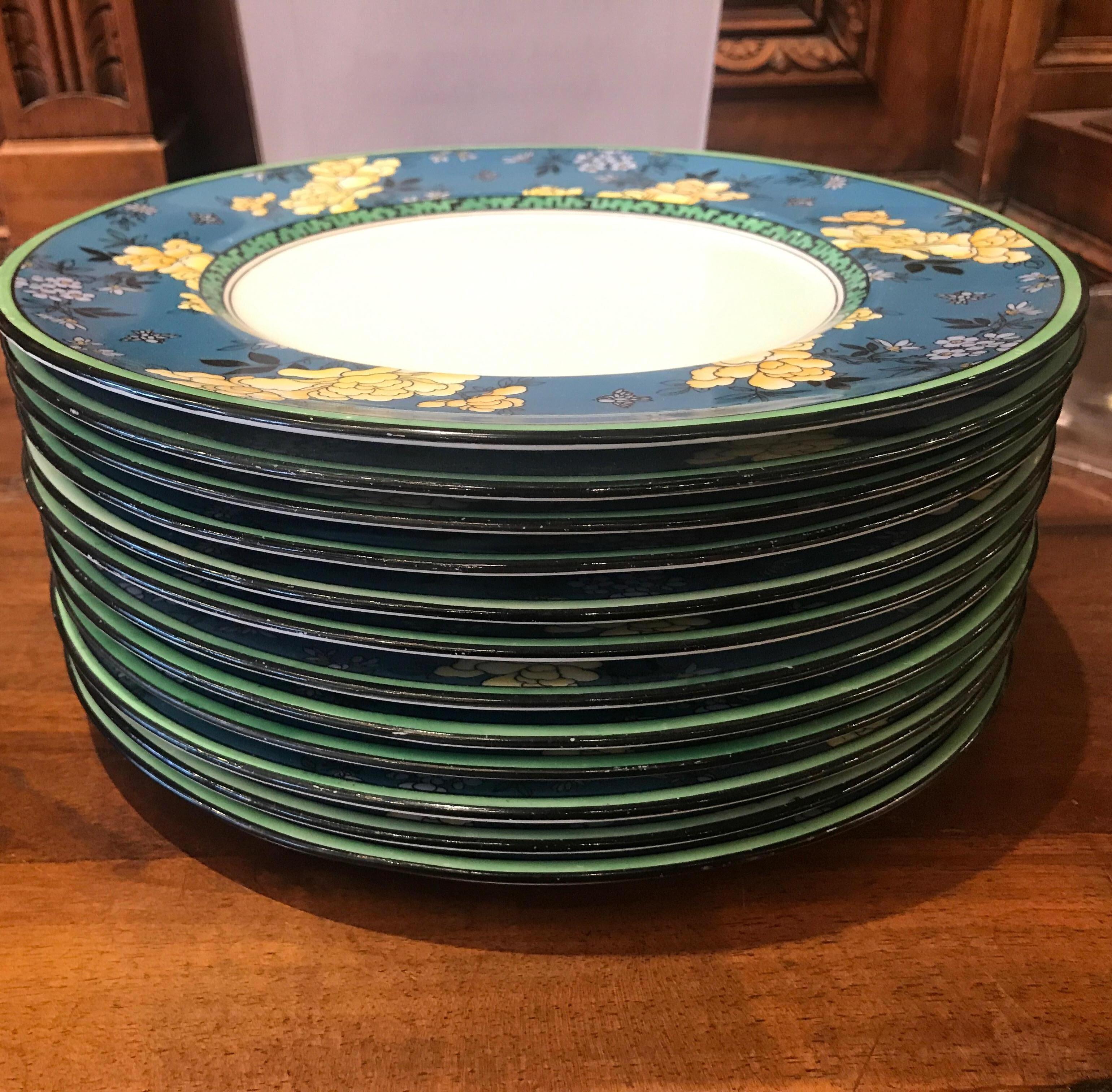 Set of 12 English Deco Plates In Good Condition In Lambertville, NJ