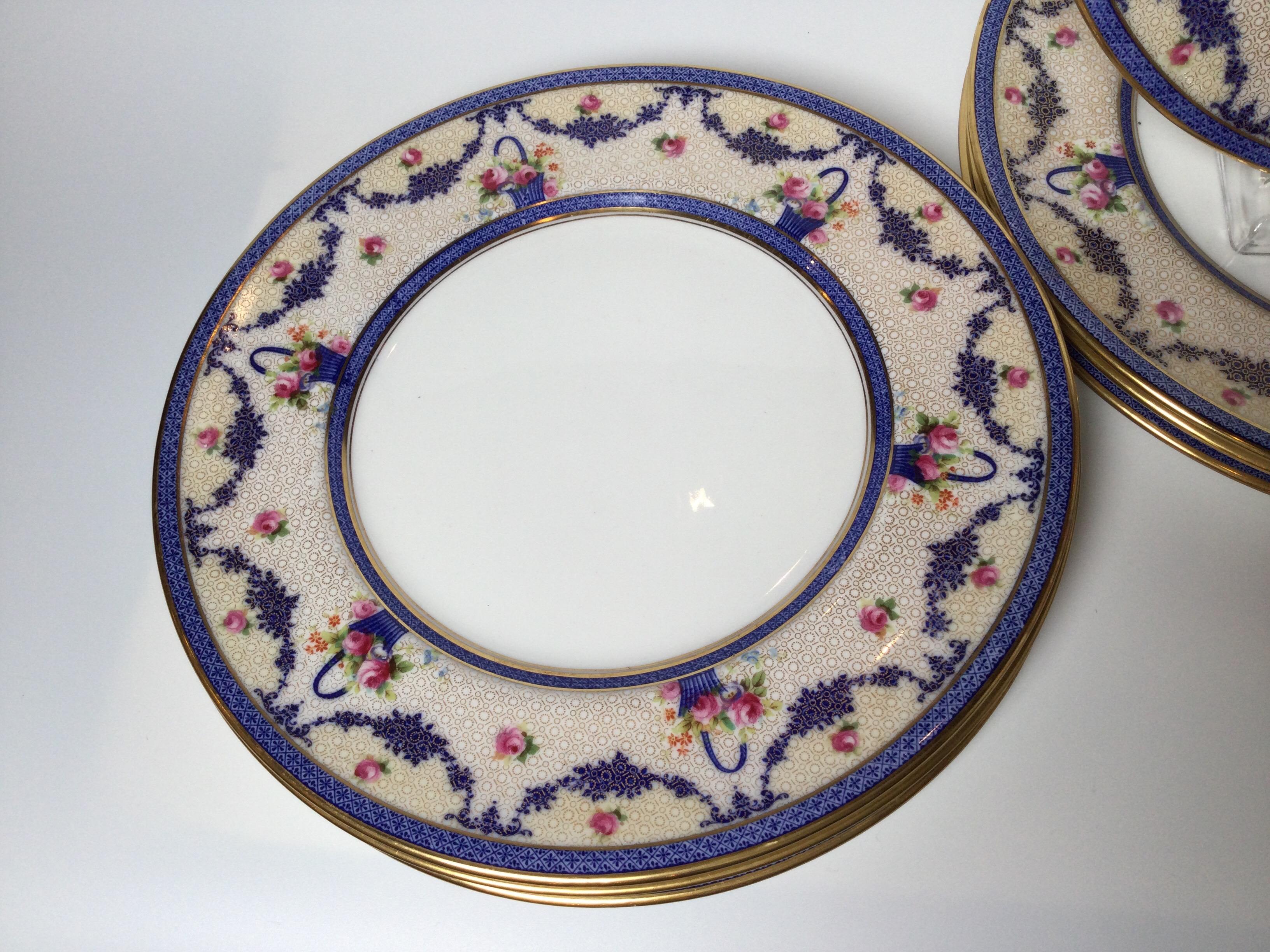 Early 20th Century Set of 12 English Gilt and Floral Service Dinner Plates, circa 1910