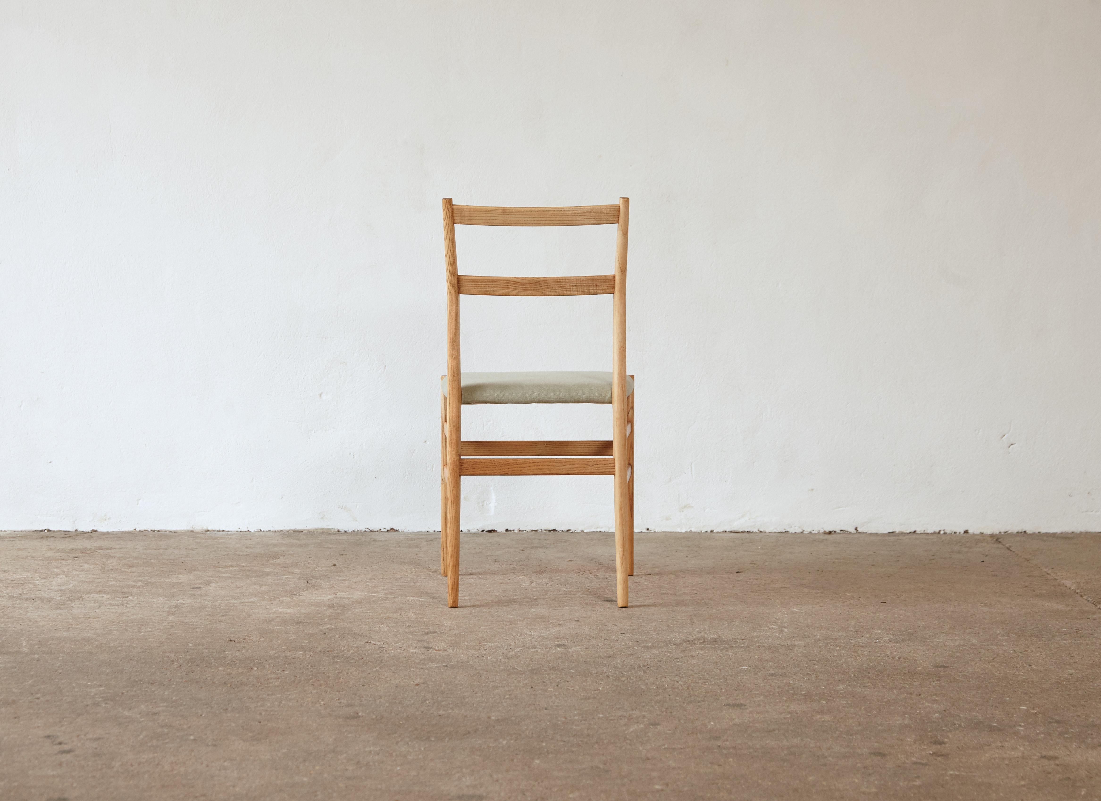 Tissu Ensemble de 12 chaises de salle à manger Gio Ponti modèle 646 pour Cassina, Italie, années 1950 en vente