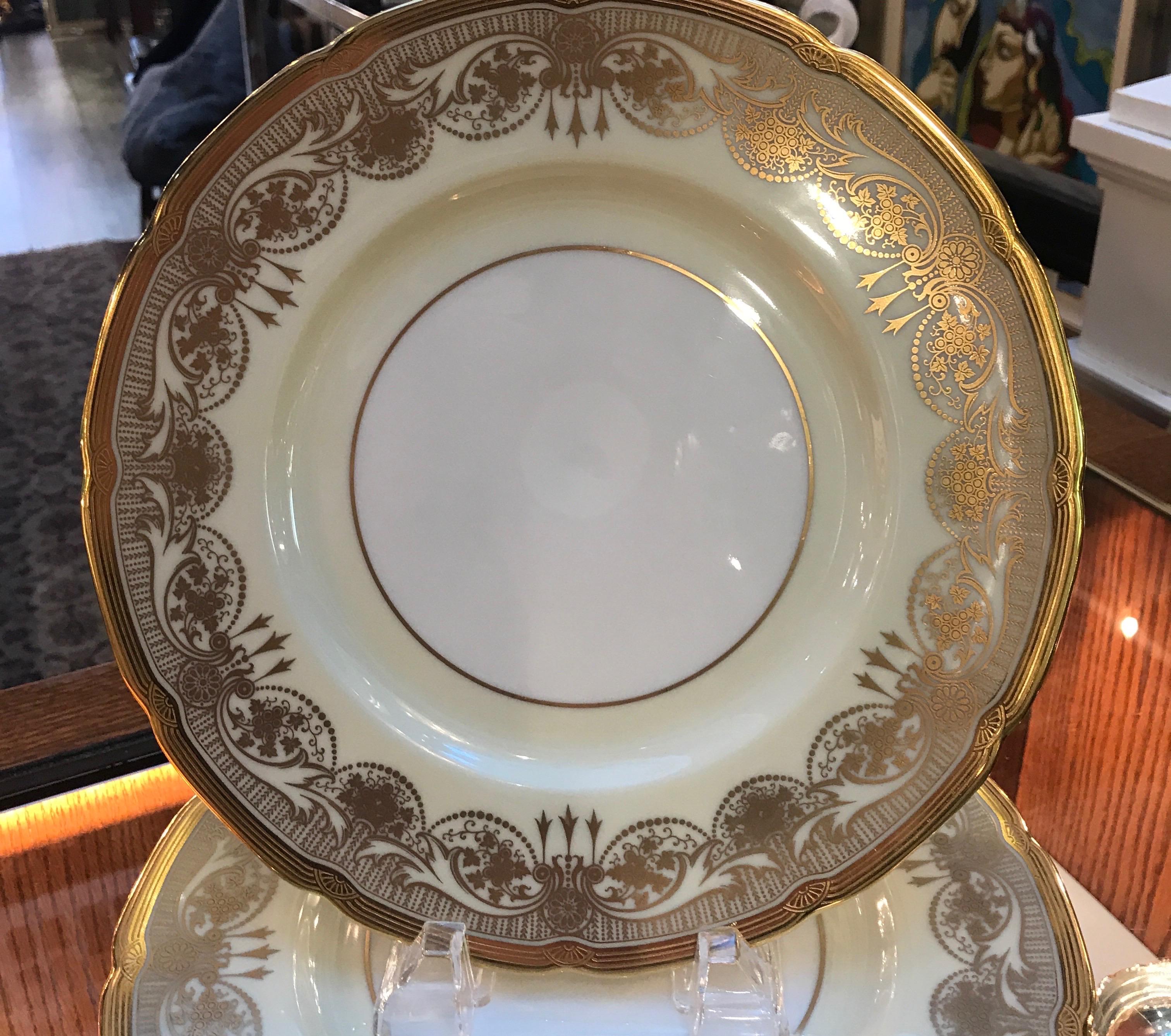 A Set of 12 Gold Encrusted Service Dinner Plates 2