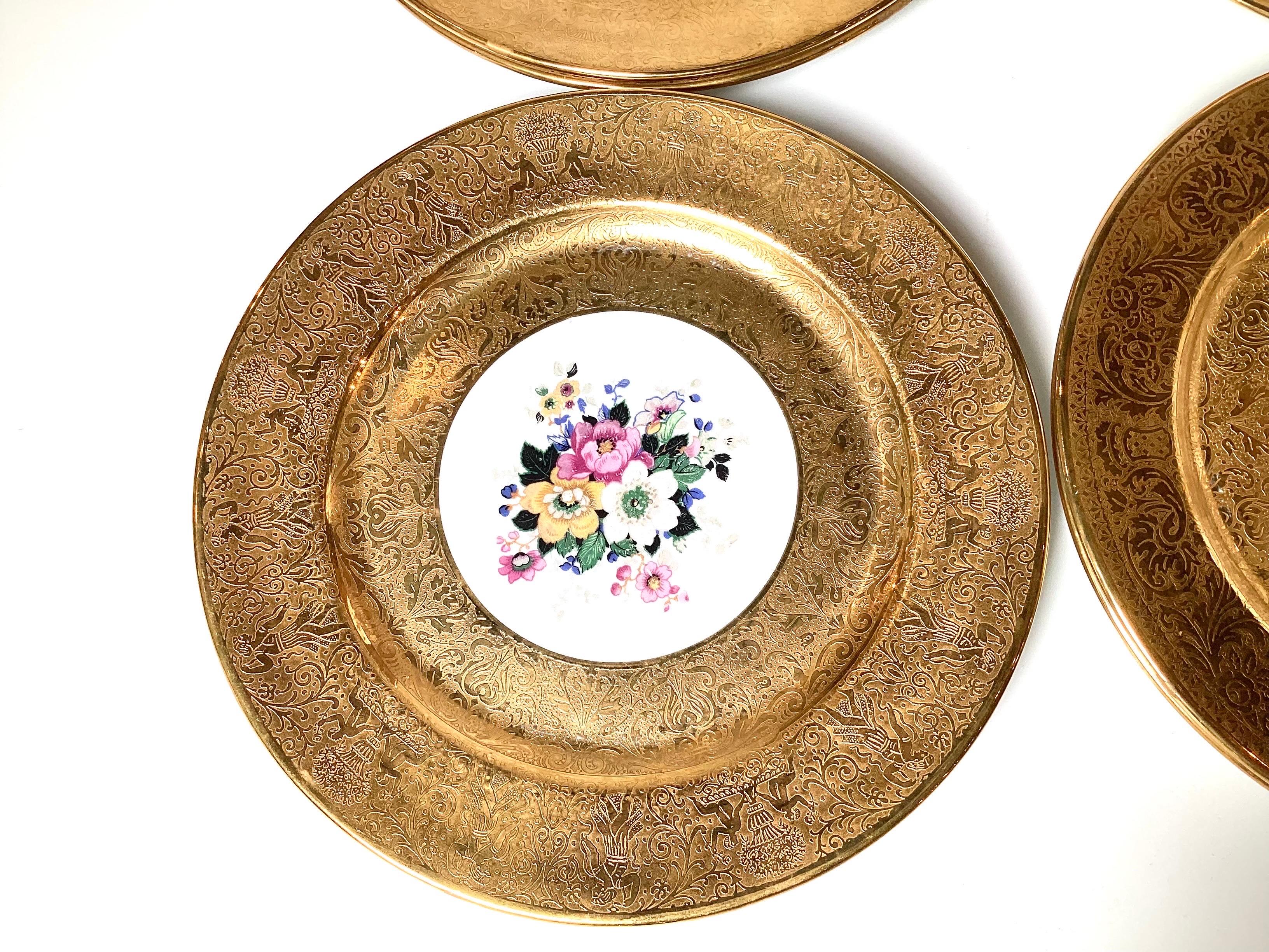 German A Set of 12 Lavish Gold Floral Service Cabinet Plates For Sale