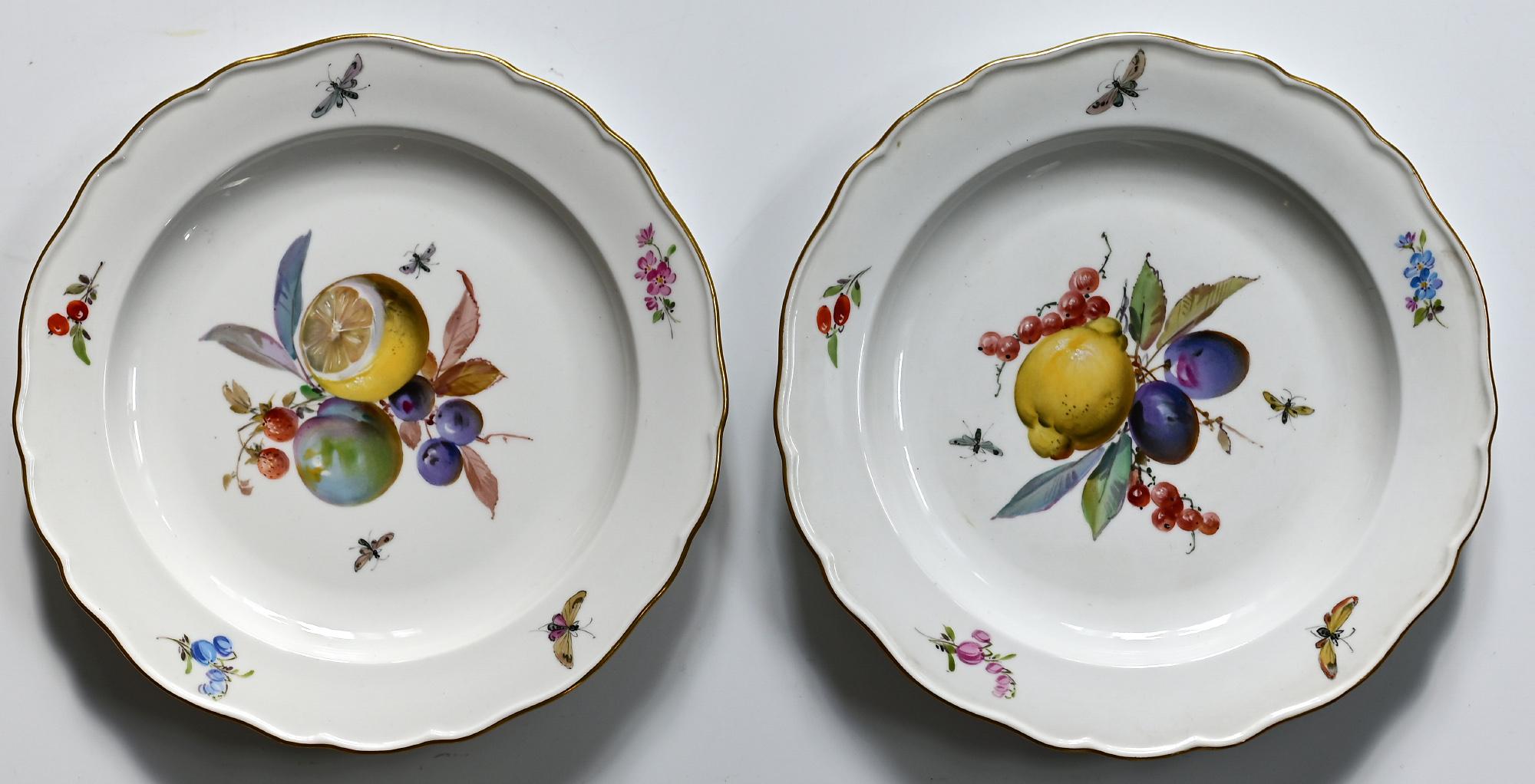 Set of 12 Meissen Plates with Fruits, Insects and Flowers 19.Jhdt Porcelain 4