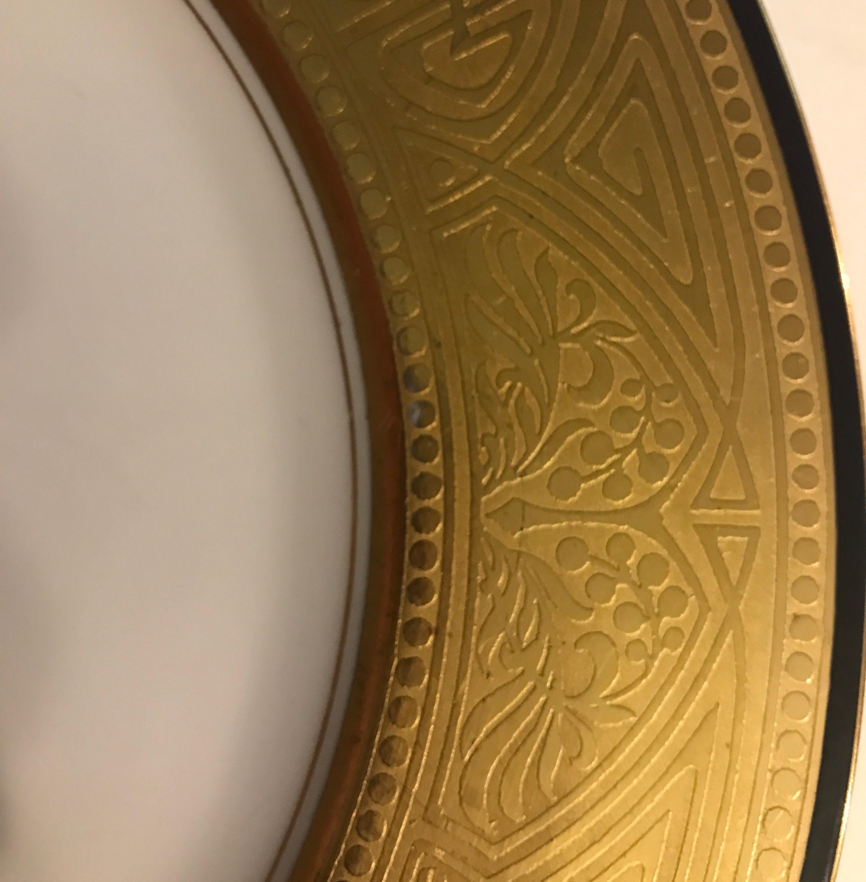 Set of 12 Porcelain Art Nouveau Gold Encrusted Service Dinner Plates 6