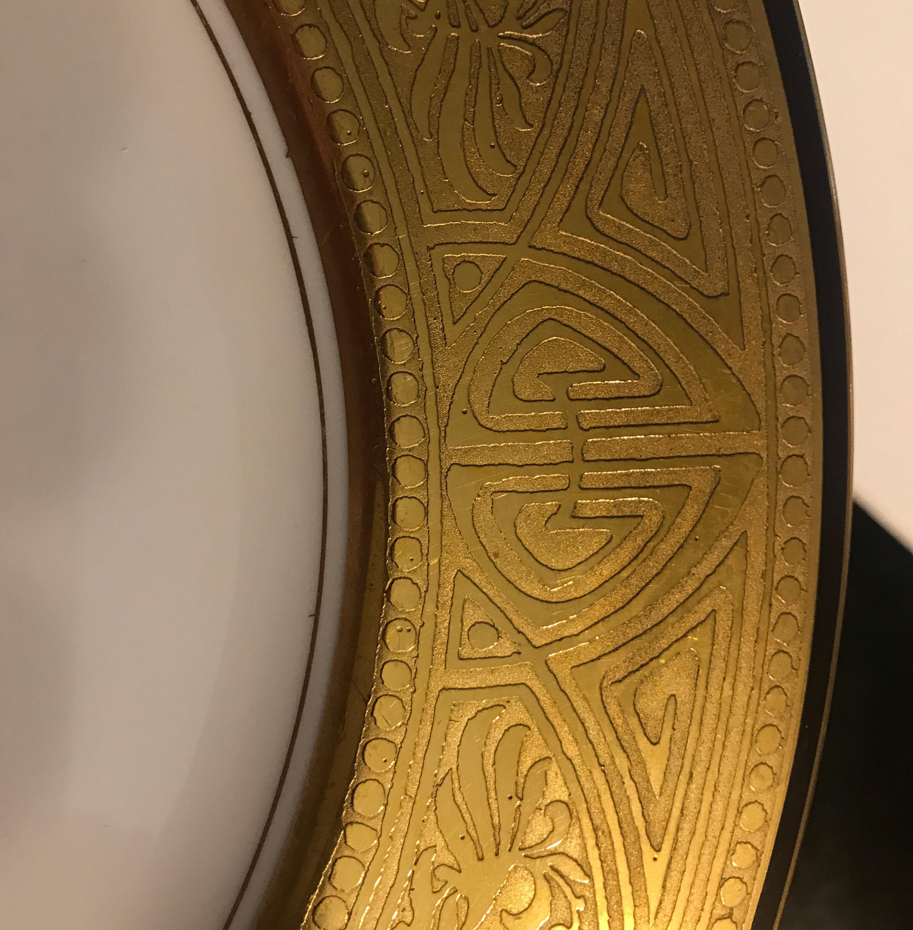 Set of 12 Porcelain Art Nouveau Gold Encrusted Service Dinner Plates 3