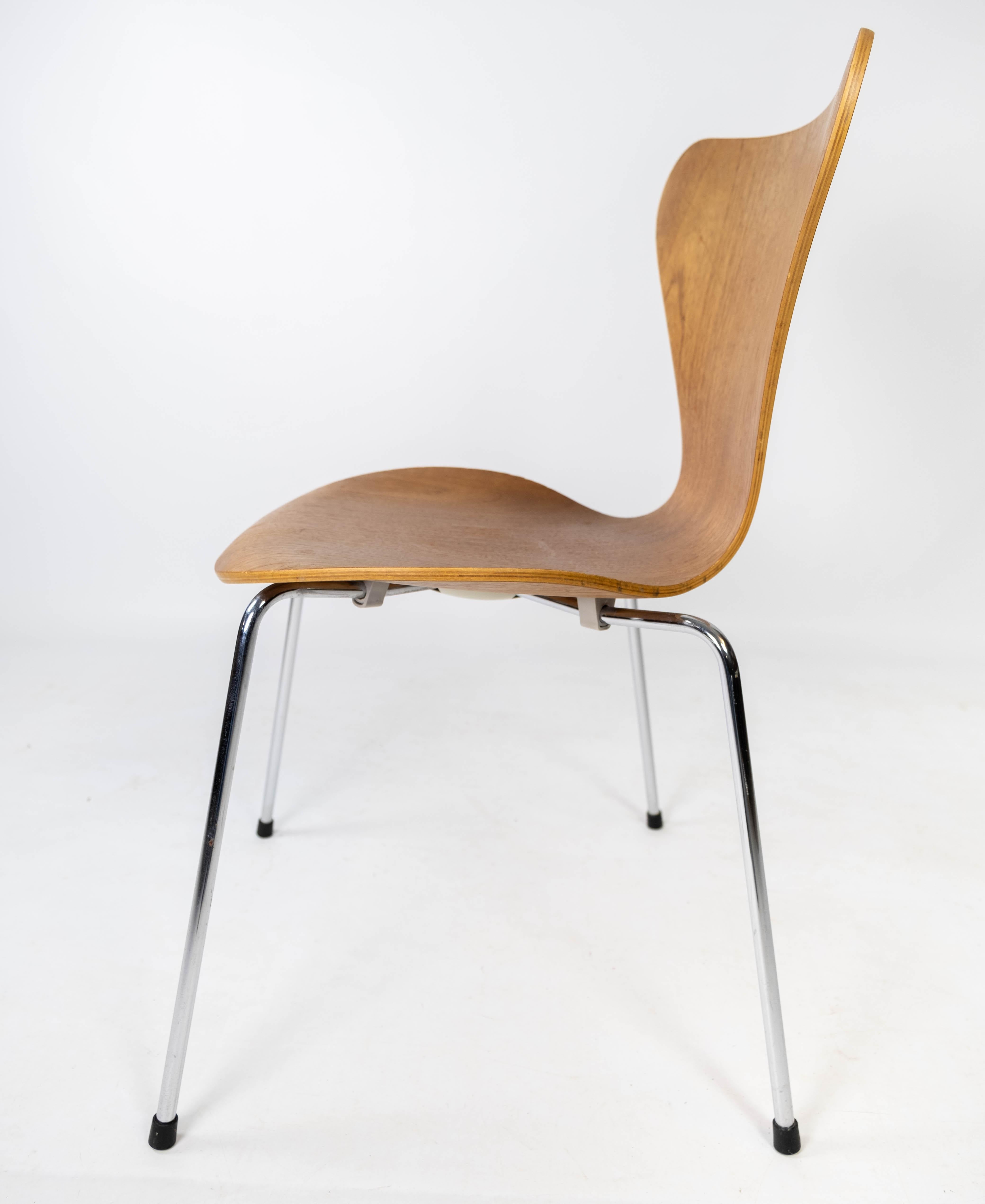 Set of 12 Series Seven Chairs, Model 3107, of Teak Designed by Arne Jacobsen In Good Condition In Lejre, DK