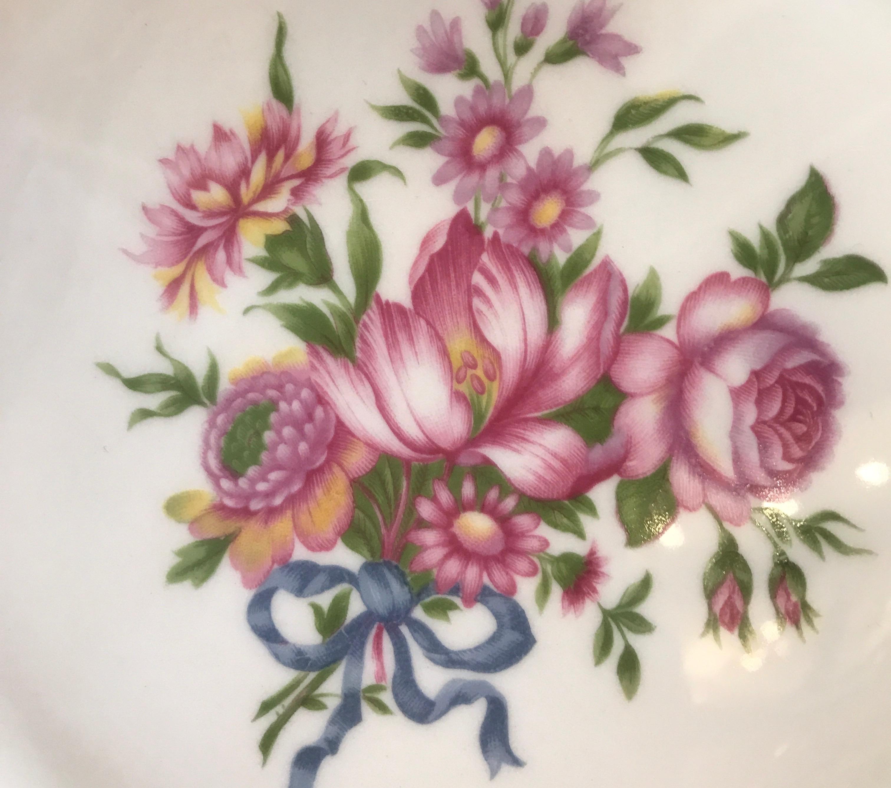 Set of 12 Theodore Haviland Floral and Gilt Service Dinner Plates 10.75 Diameter For Sale 1