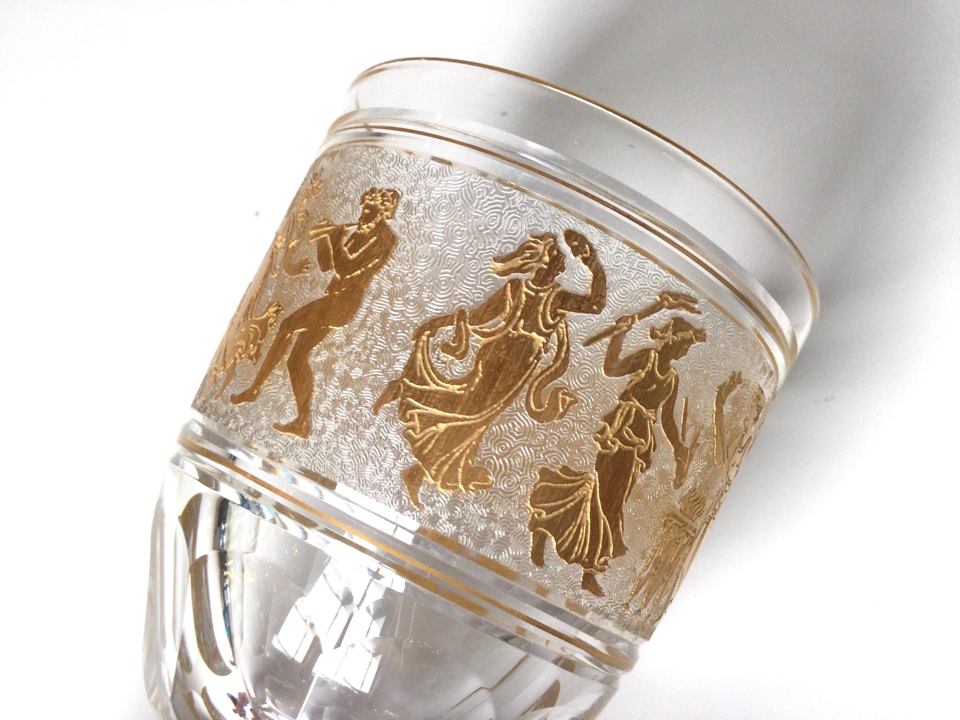 Set of 12 Val St Lambert Tall Gilt Water / Wine Glasses With Roman Figures, Gilt In Excellent Condition In Lambertville, NJ