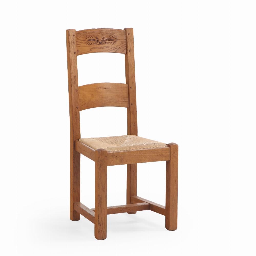 Quercia Un set di 14 sedie da pranzo con schienale a scaletta in Oak francese, C.C. 1960. in vendita