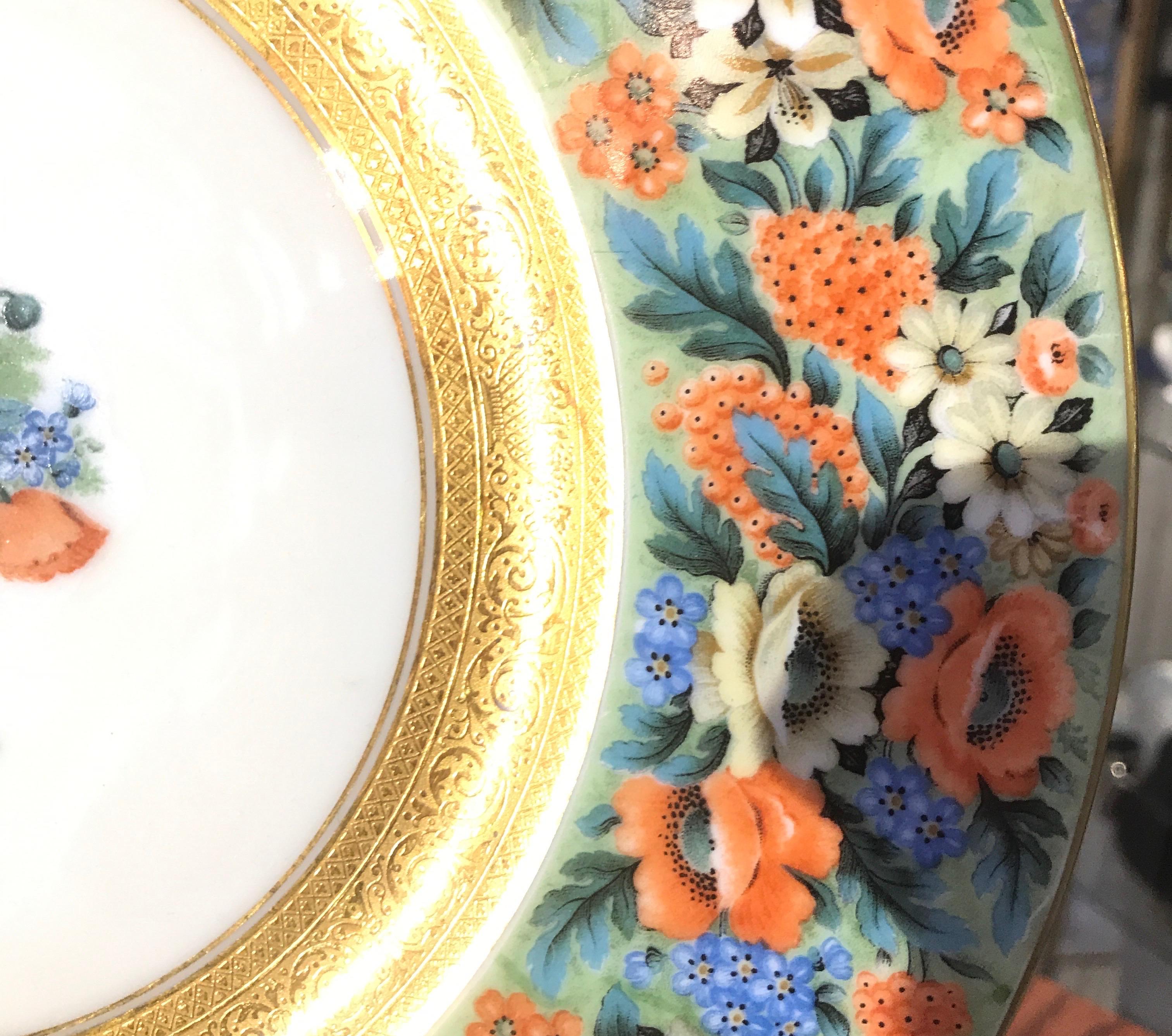 Set of 15 Floral and Gilt Service Dinner Plates In Good Condition In Lambertville, NJ