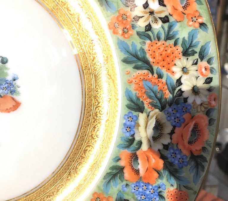 Set of 15 Floral and Gilt Service Dinner Plates In Good Condition For Sale In Lambertville, NJ