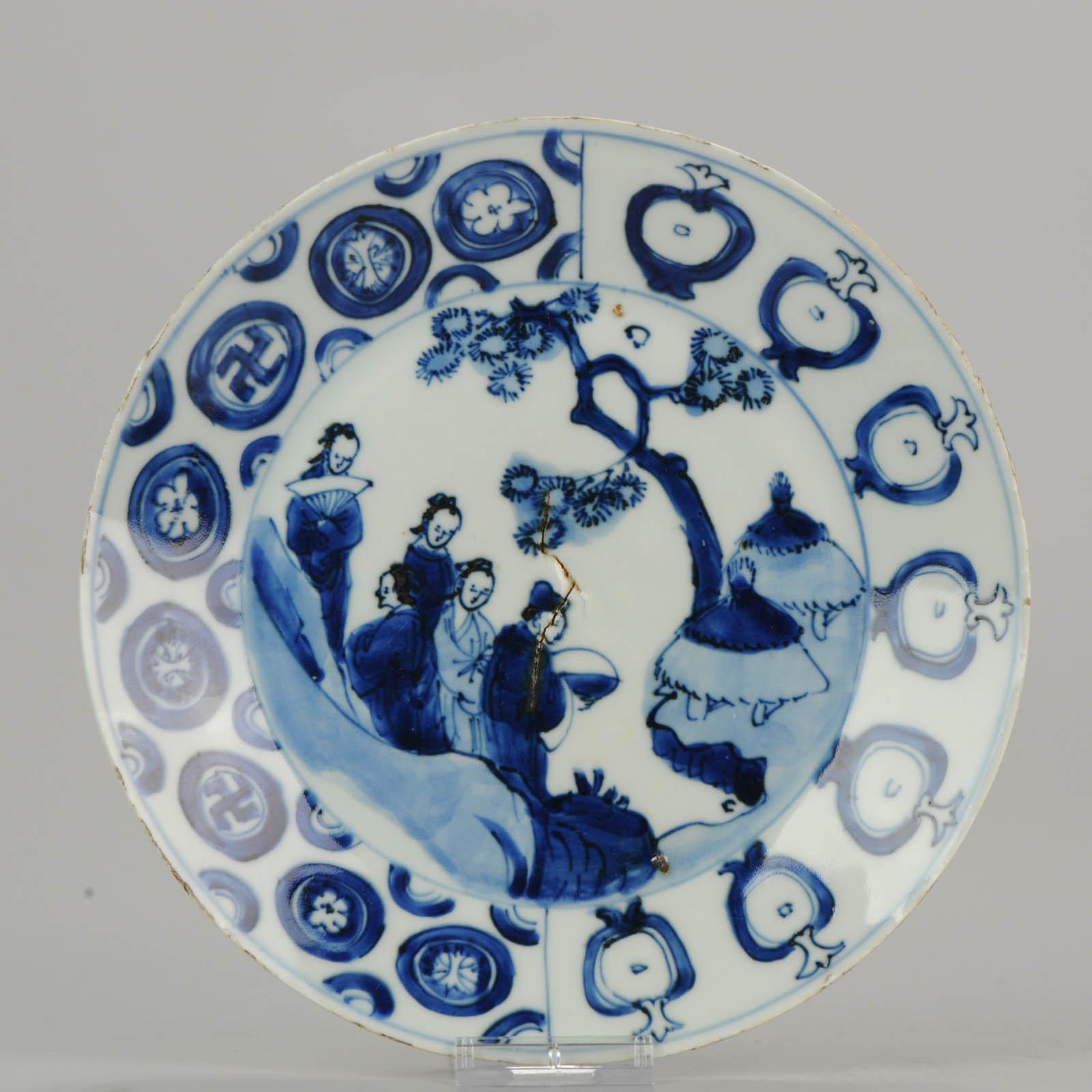 Chinesischer blauer und weißer Teller für Wanddekoration aus Porzellan China im Zustand „Gut“ im Angebot in Amsterdam, Noord Holland