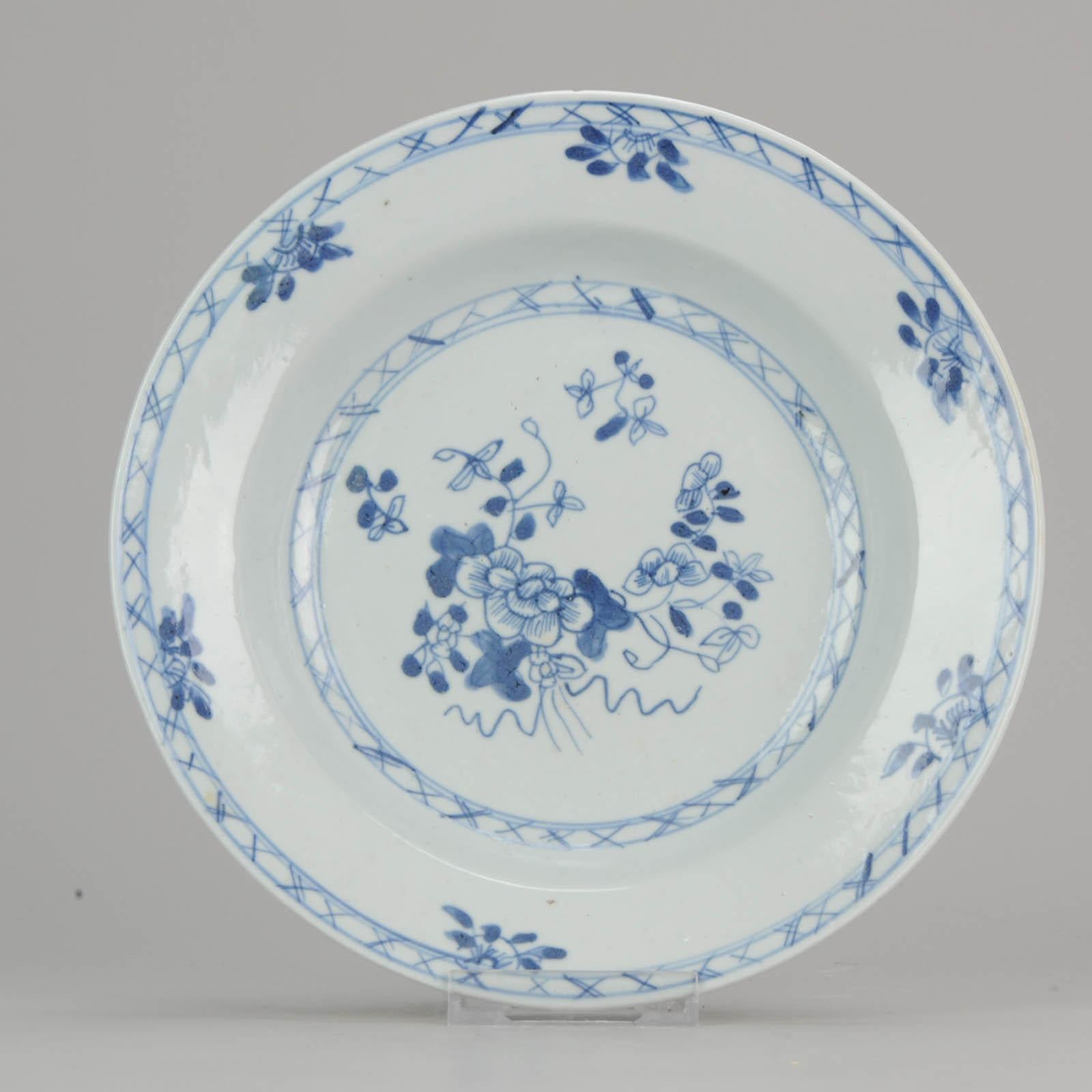 Porcelaine Ensemble d'assiettes bleues et blanches pour décoration murale en porcelaine chinoise en vente