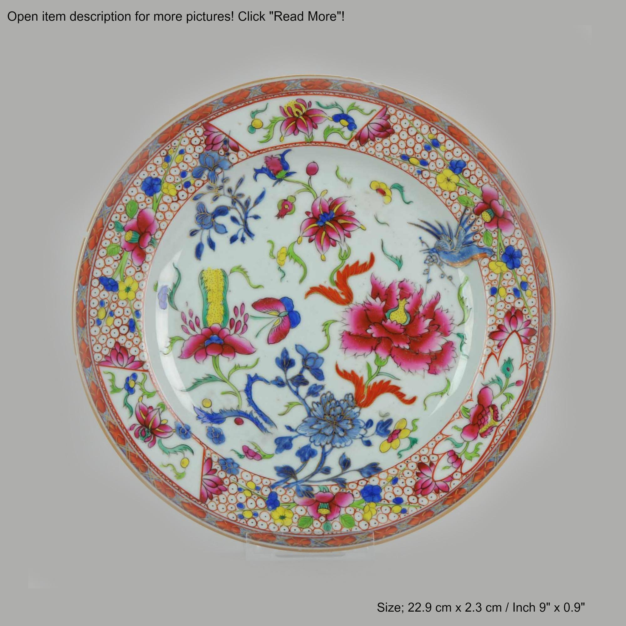 Ensemble d'assiettes chinoises en porcelaine Famille Rose pour décoration murale en vente 3