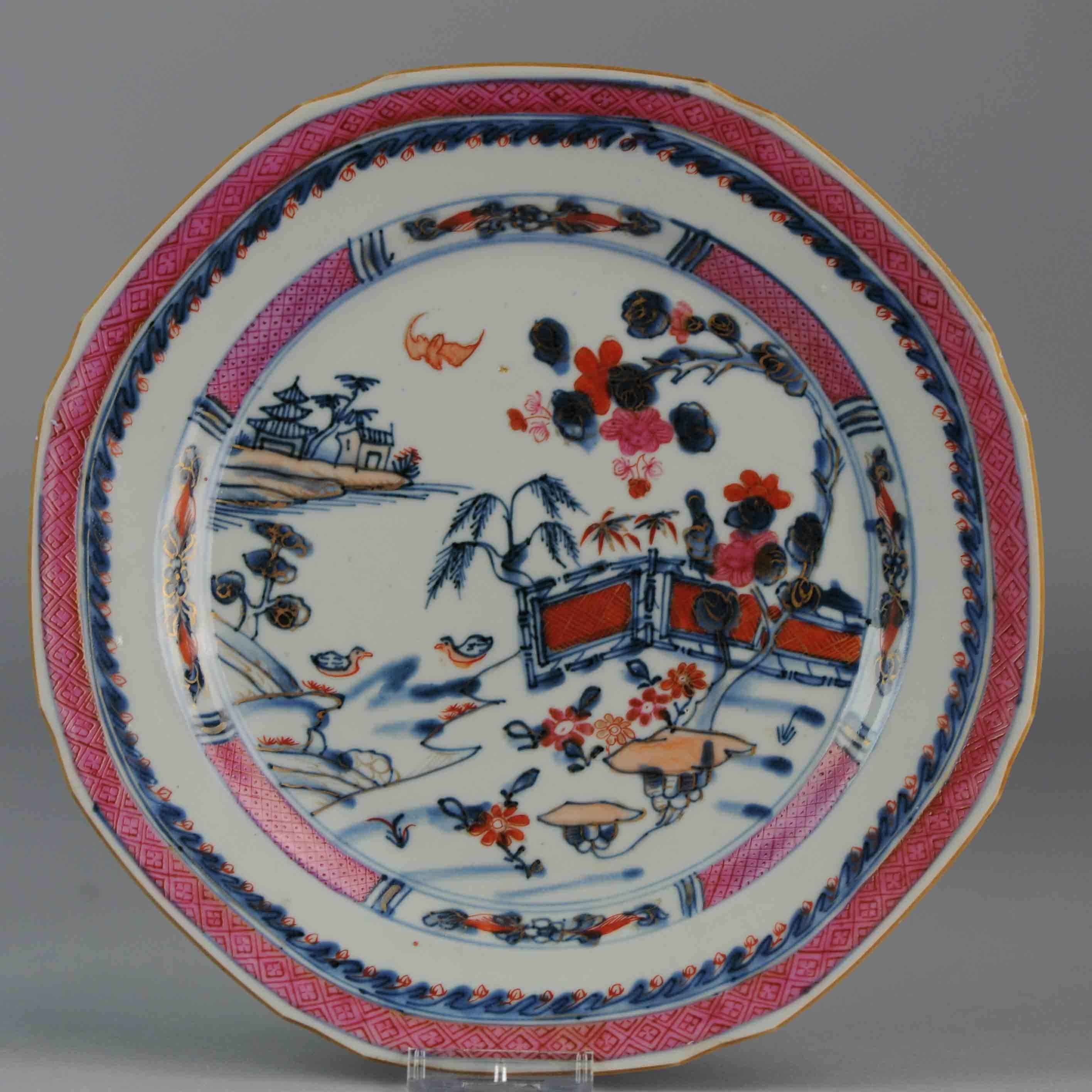 Ensemble d'assiettes chinoises en porcelaine Famille Rose pour décoration murale en vente 4