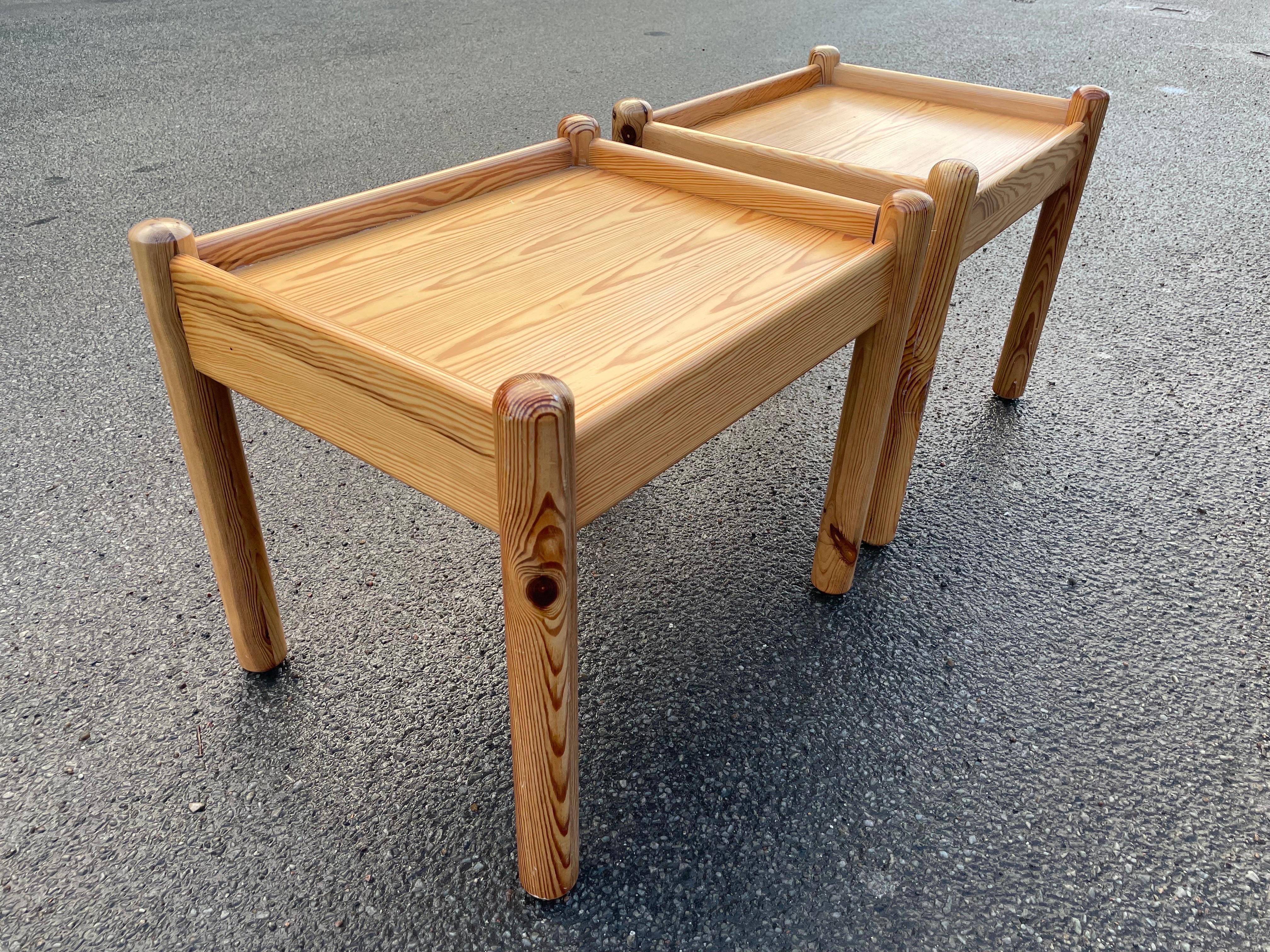 Set of 1970´S Scandinavian Brutalist Pine Side Tables or Nightstands In Good Condition For Sale In Copenhagen, DK