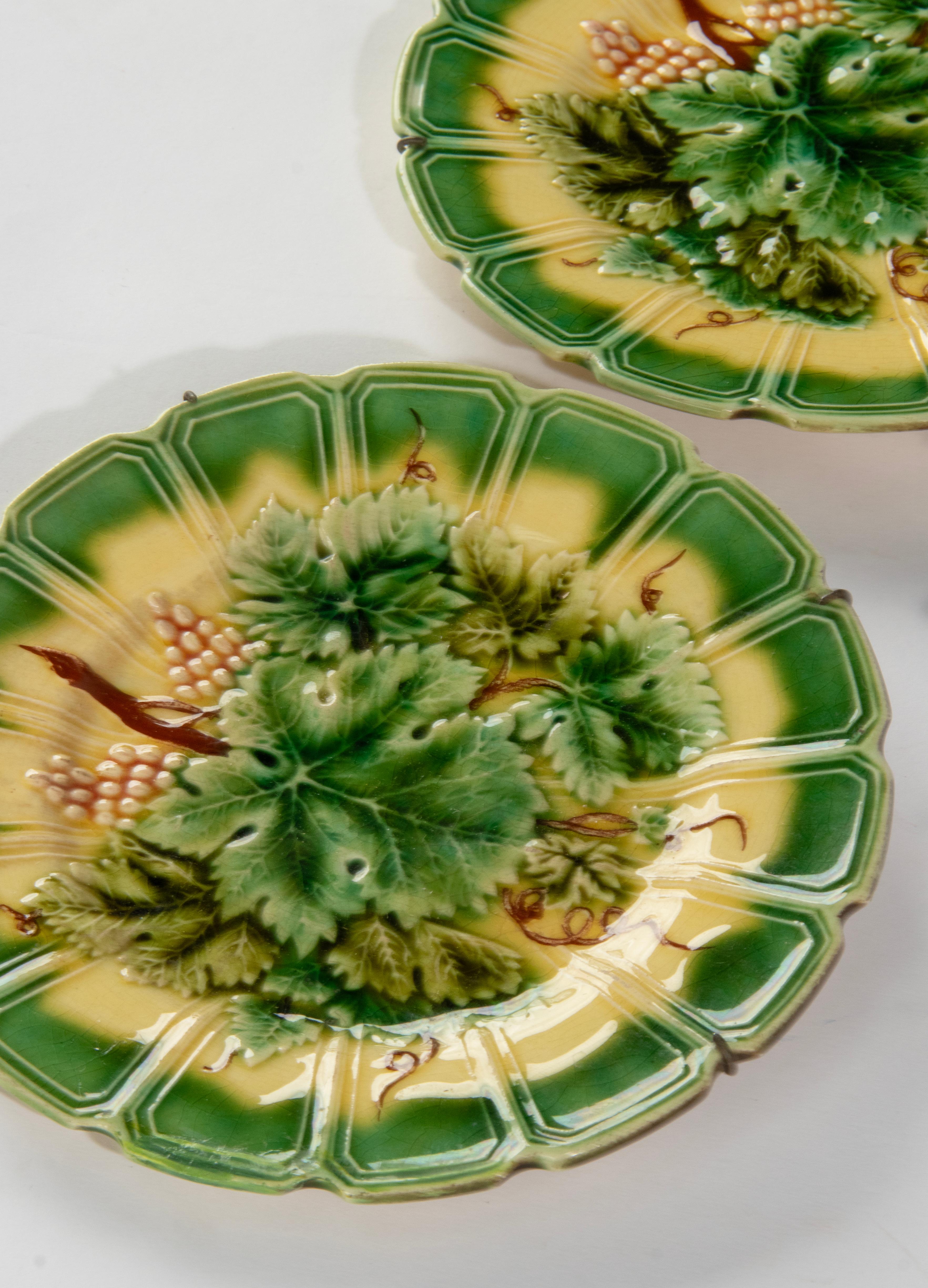 A Set of 2 Antique Majolica Plates made by Sarreguemines  For Sale 5