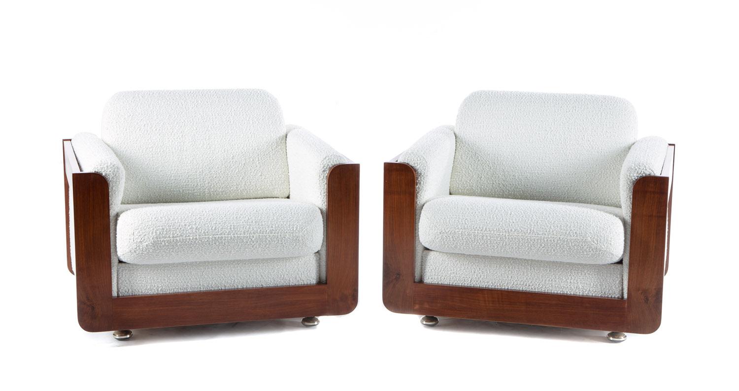 Ein Satz von 2 Sesseln und 1 Sofa, 70er Jahre.
Der Hersteller ist unbekannt