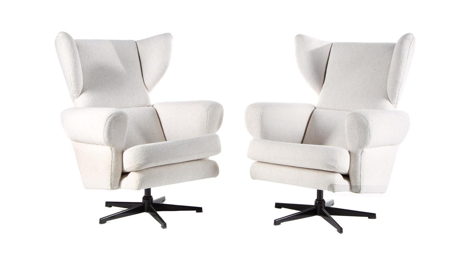 Fabric A set of 2 armchairs For Sale