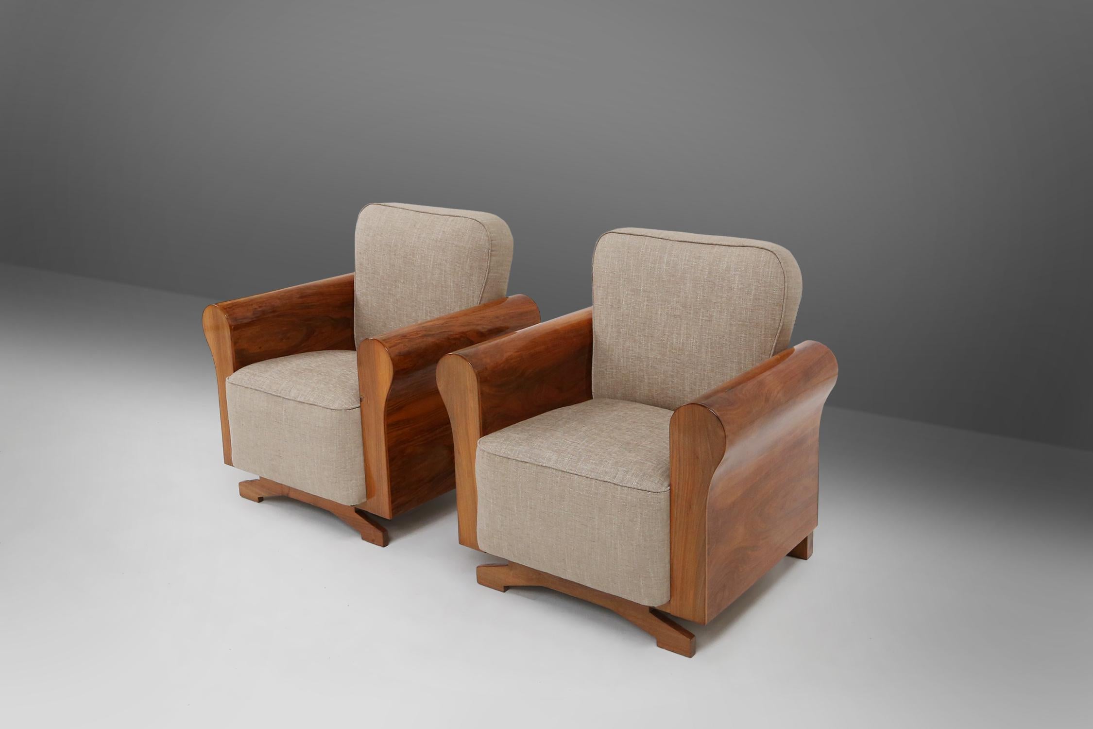 A set of 2 beautiful made Art Deco armchairs with walnut veneer, France, 1930 For Sale 3