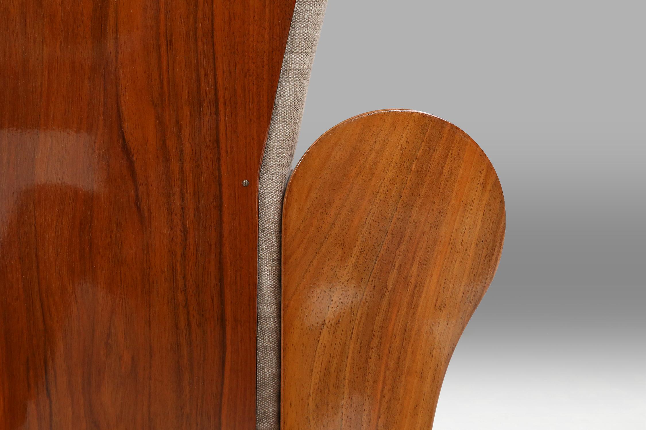 Ein Satz von 2 schönen, hergestellten Art-Déco-Sesseln mit Nussbaumfurnier, Frankreich, 1930 im Angebot 4
