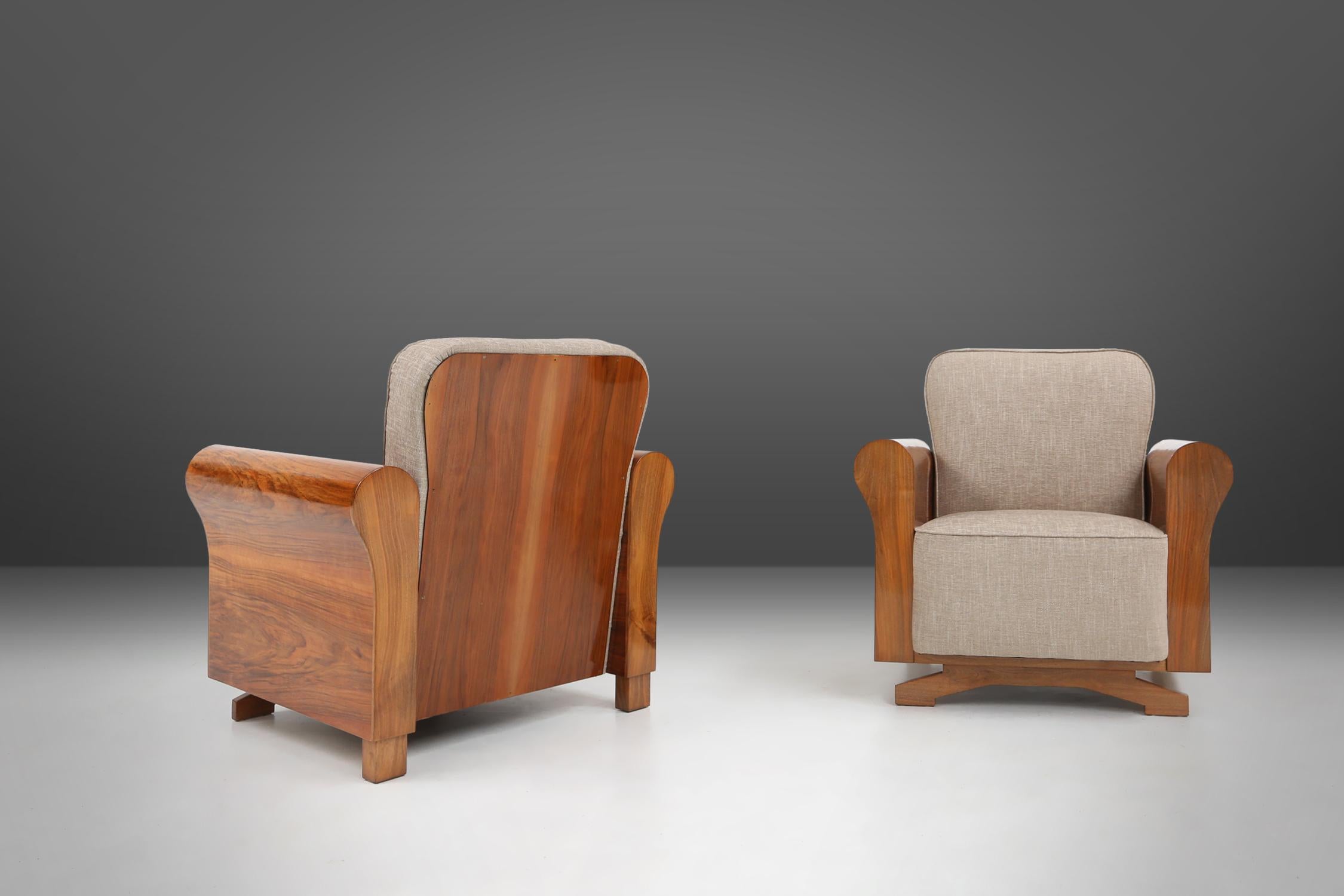 French A set of 2 beautiful made Art Deco armchairs with walnut veneer, France, 1930 For Sale