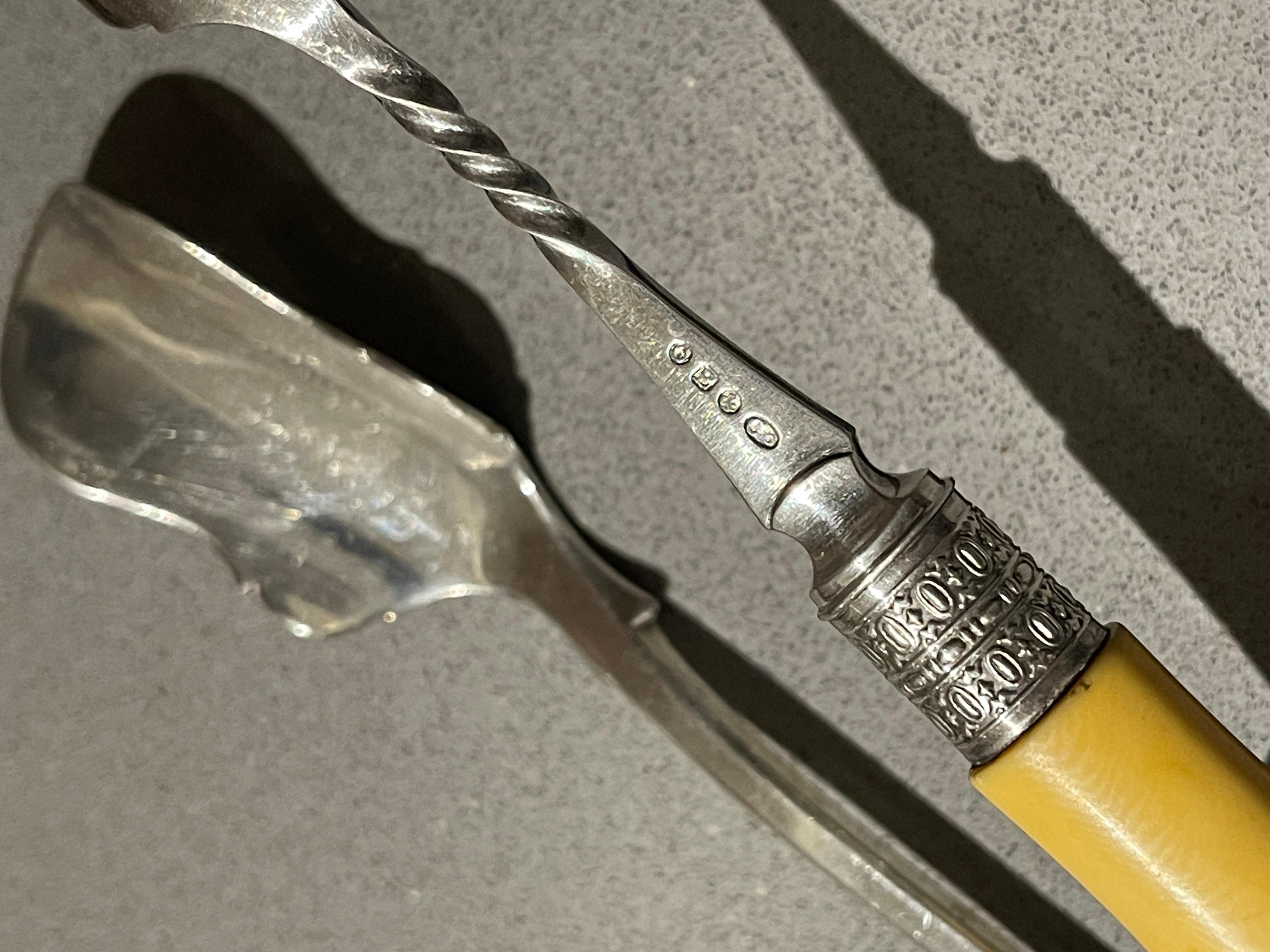 Spazzolato Un set di 2 cucchiai da formaggio, una coppia di cucchiai da formaggio in argento massiccio con marchio di garanzia in vendita