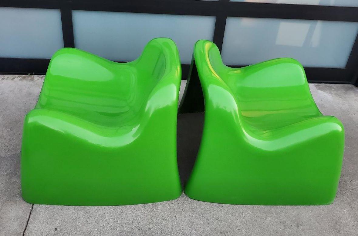A Set Of 2 Green Fiberglass Toga Lounge Chairs Mid Century Modern Seating For Sale 13