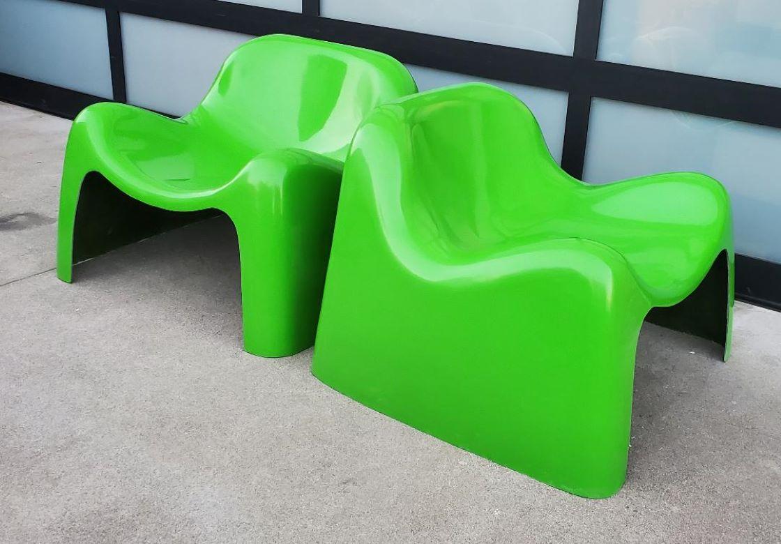 Juego De 2 Sillas Toga De Fibra De Vidrio Verde Asientos Modernos De Mediano Siglo en venta 13