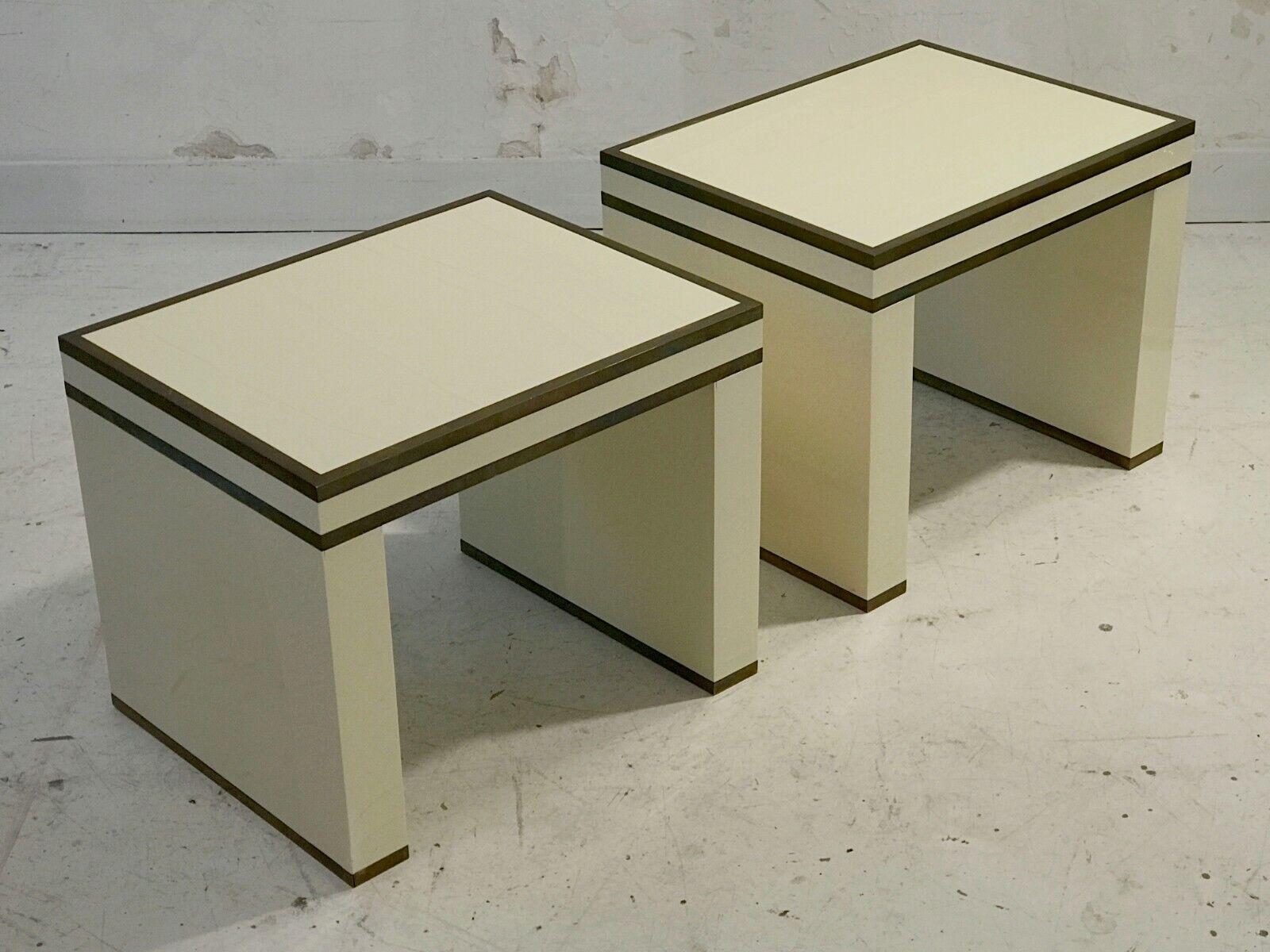 A Pair Of ART-DECO MODERNIST Lacquered NIGHT STANDS by MAISON JANSEN France 1970 For Sale 3