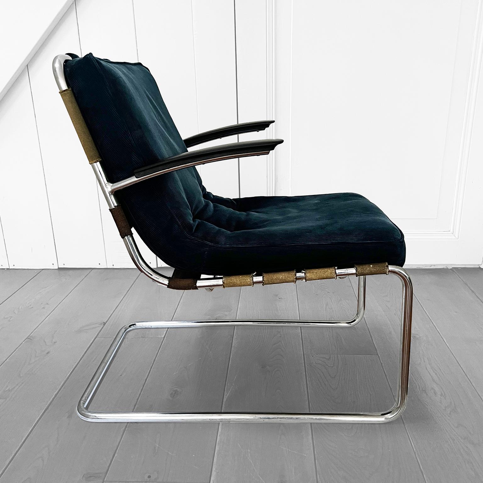 A set of 2 original Gispen 411 armchairs. For Sale 1