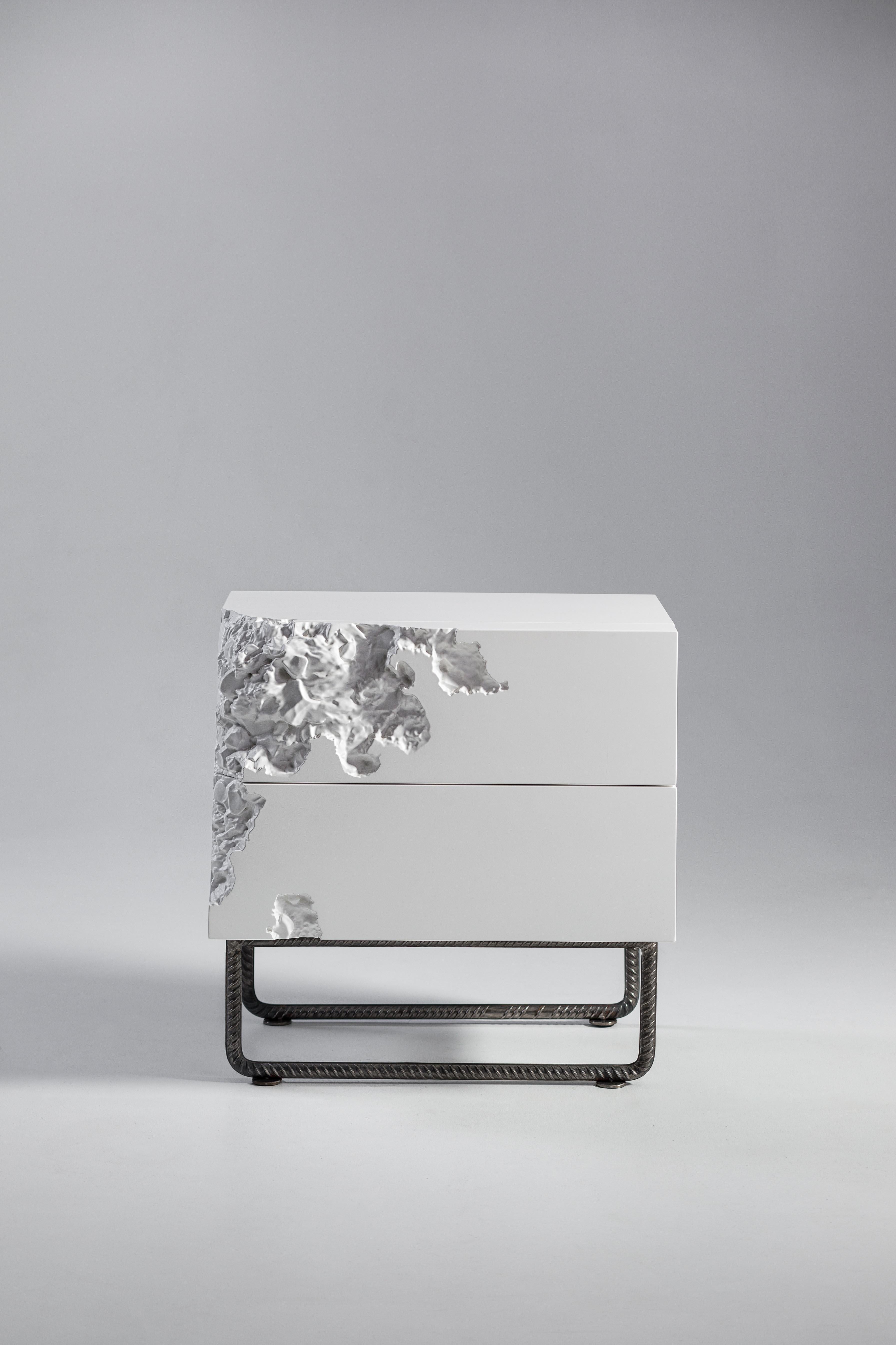 Facades of the bedside table are decorated with asymmetric milling patterns (they are not identical on the right and left curbstones). The game of contrasts of pure colors and 