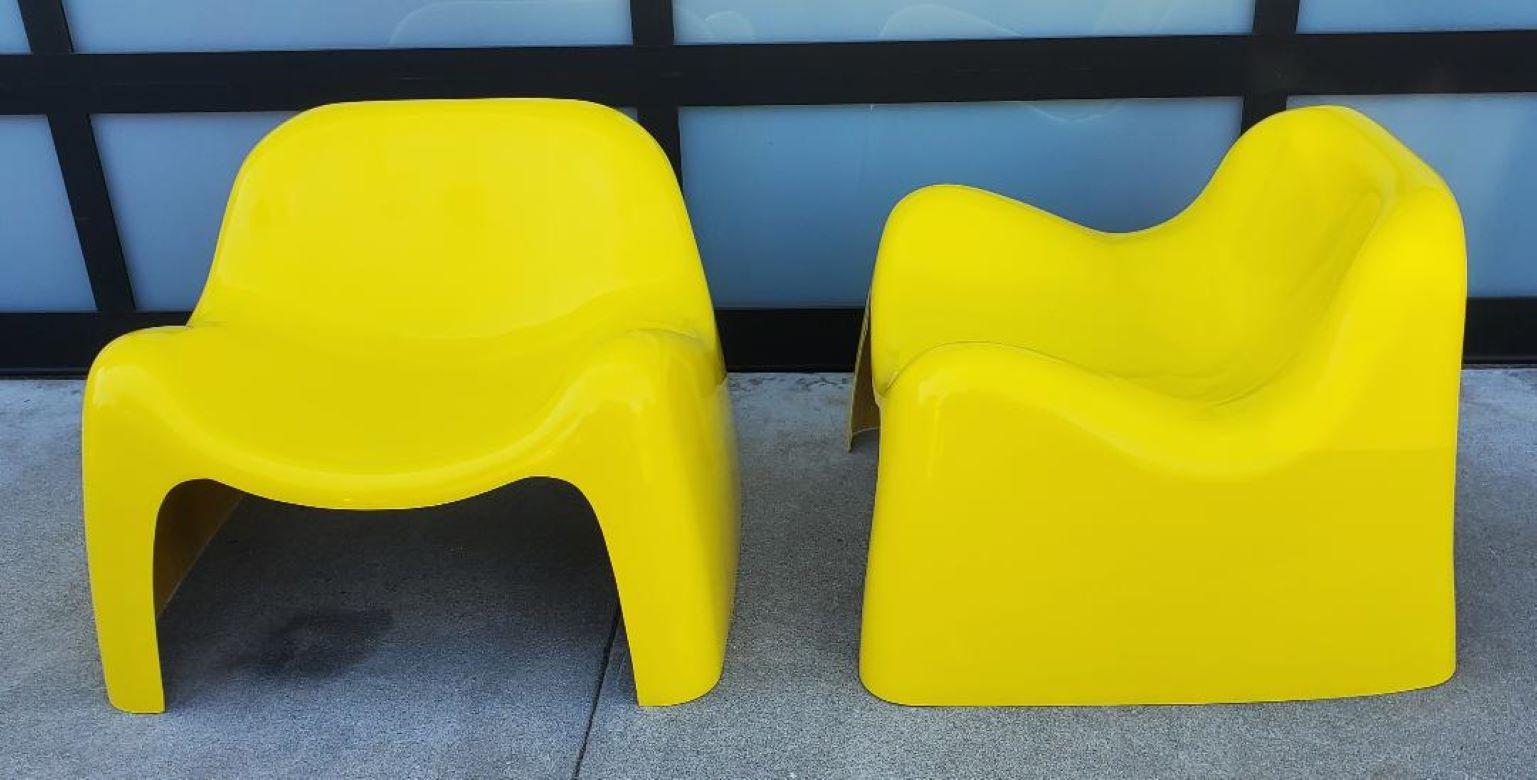 A Set Of 2 Yellow Fiberglass Toga Lounge Chairs Mid Century Modern Seating For Sale 5