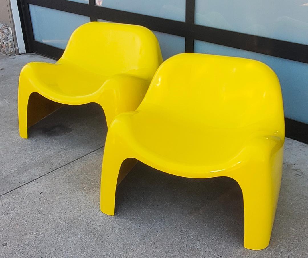 A Set Of 2 Yellow Fiberglass Toga Lounge Chairs Mid Century Modern Seating For Sale 10