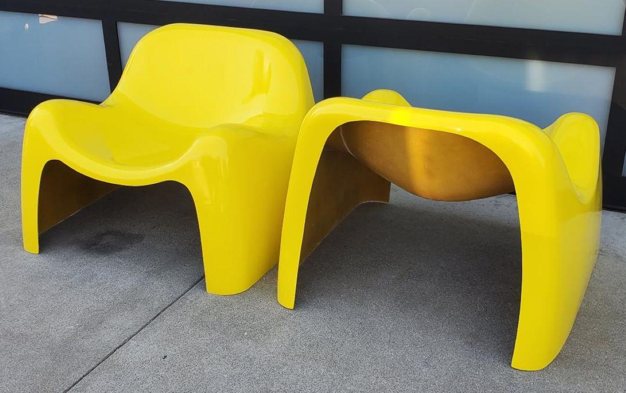 A Set Of 2 Yellow Fiberglass Toga Lounge Chairs Mid Century Modern Seating For Sale 1