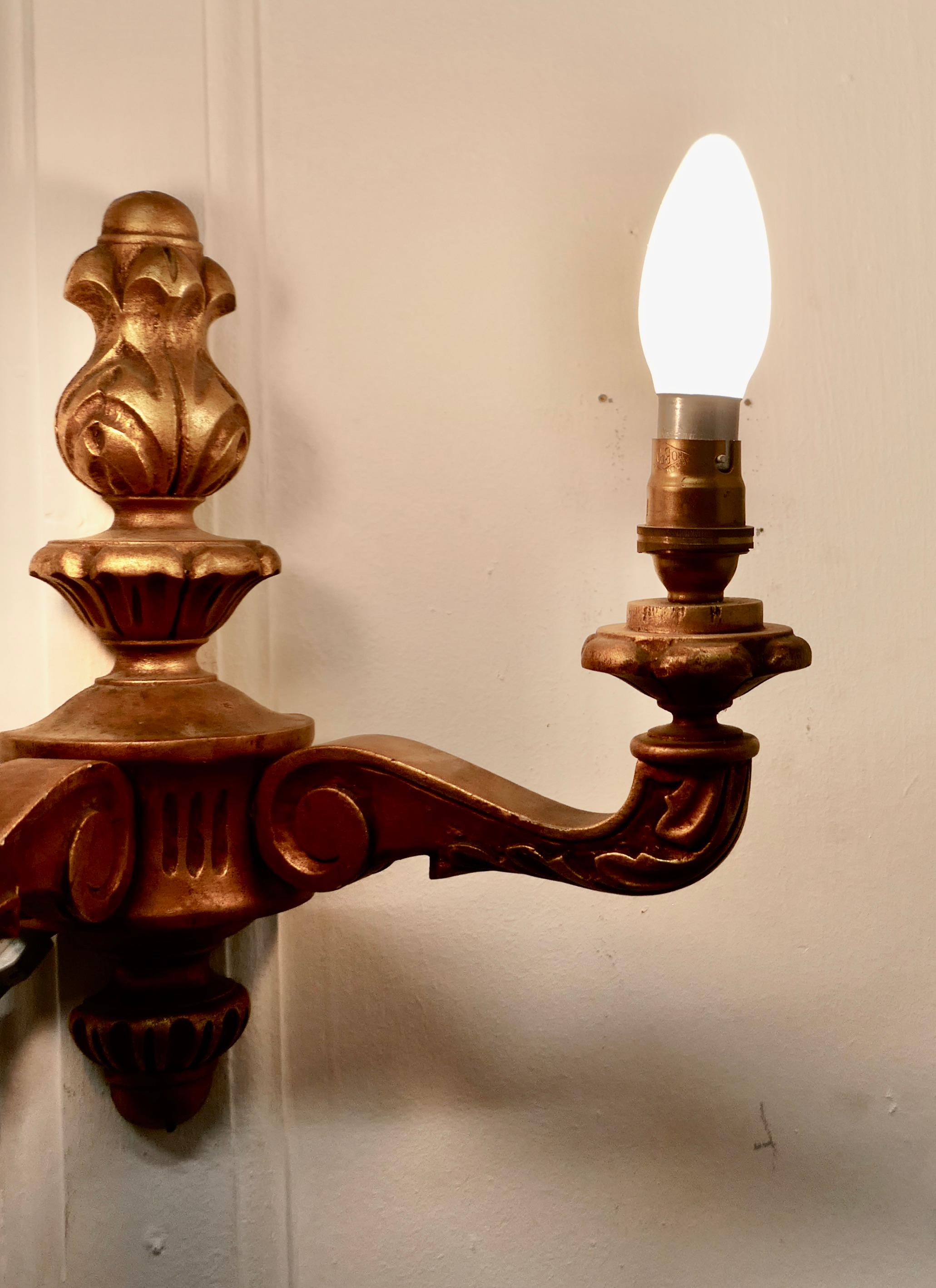 20th Century Set of 3 Giltwood Carved Twin Wall Lights For Sale