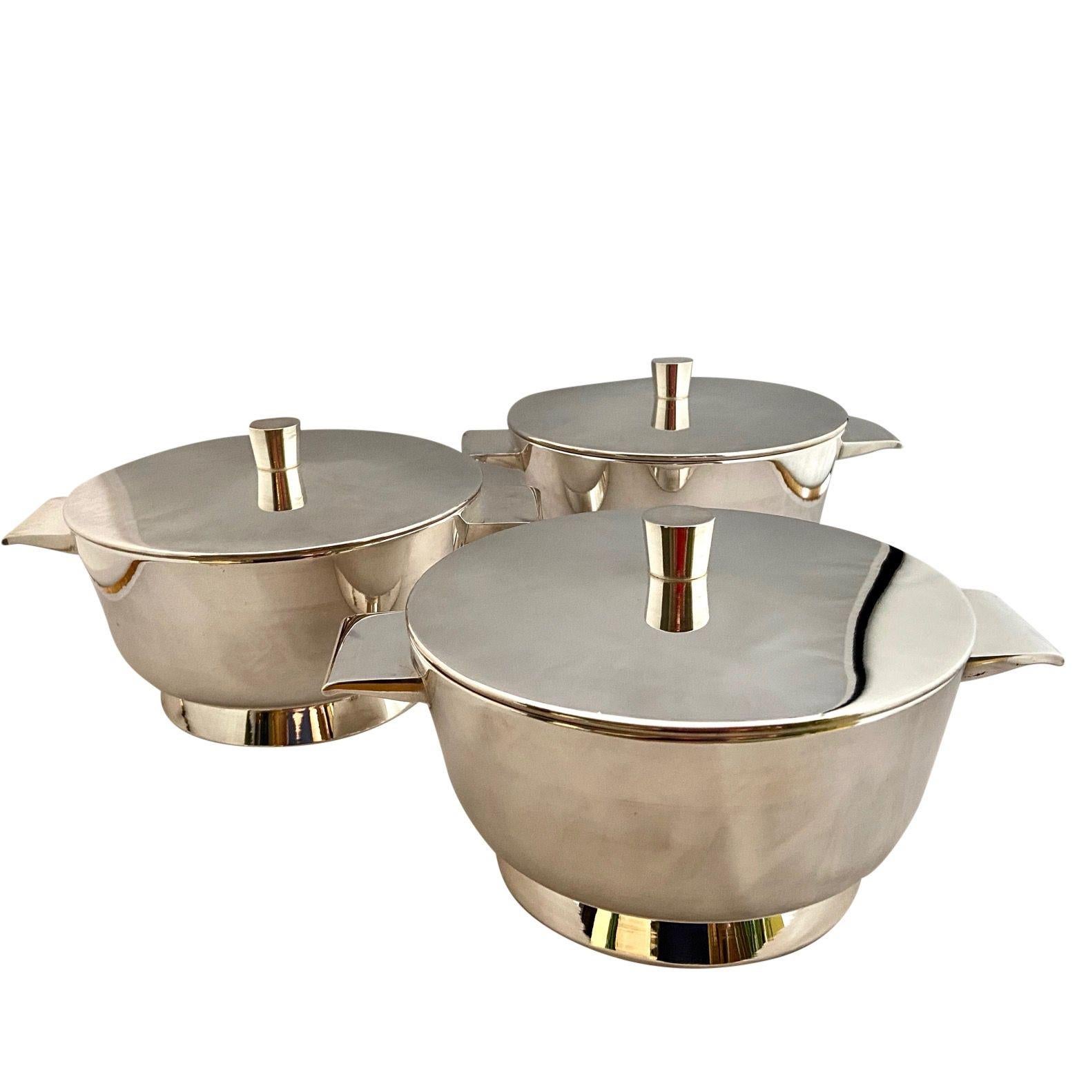 3 x unused vintage Gio Ponti silver plated high serving tureens for Arthur Krupp, designed for the VI Triennale, 100cl each + 1 used ladle (condition fair)
These are a lovely size and in superb condition, I doubt they have ever been used. Provenance