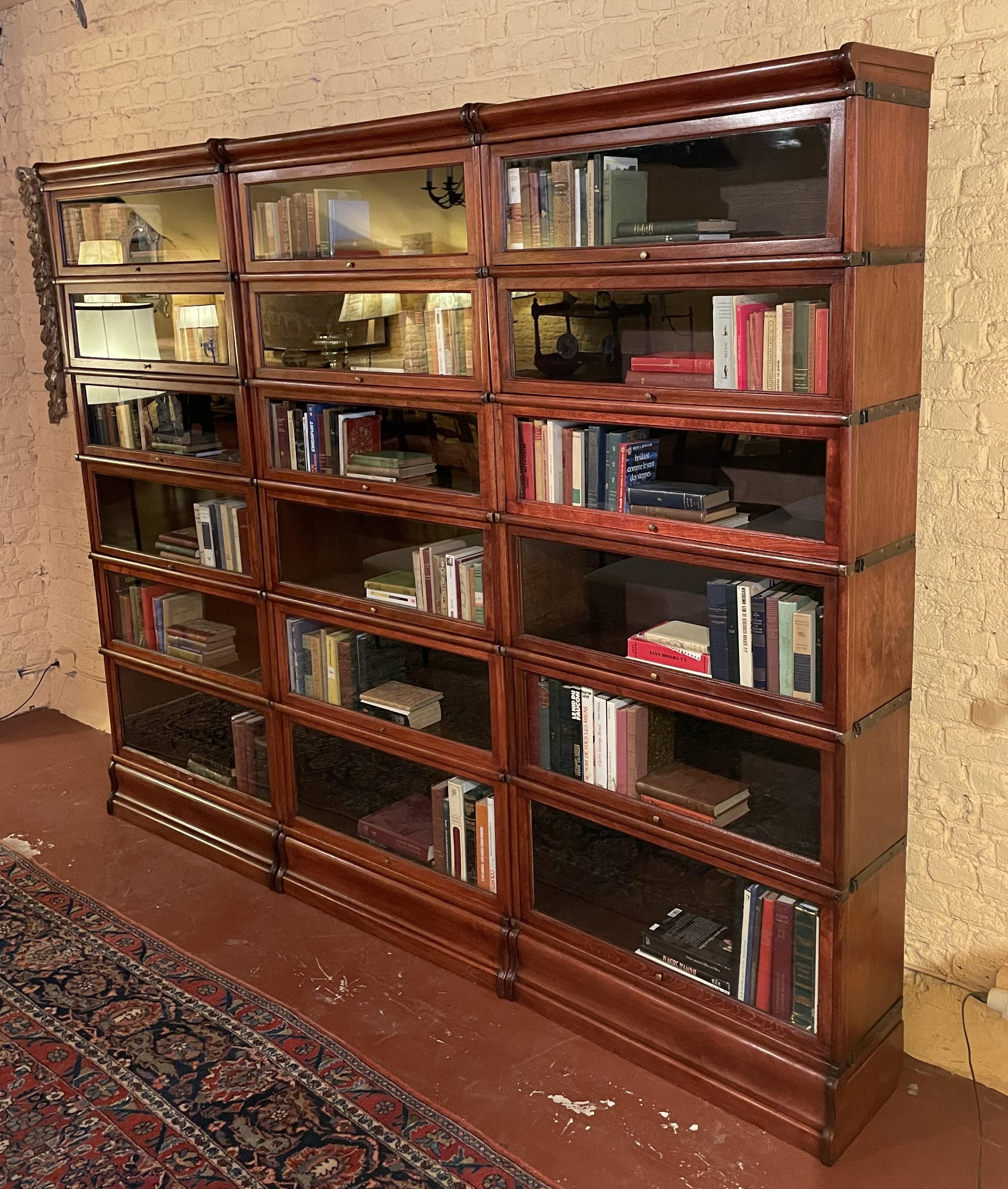 A Set Of 3 Globe Wernicke Bookcase In Mahogany From The 19th Century For Sale 3