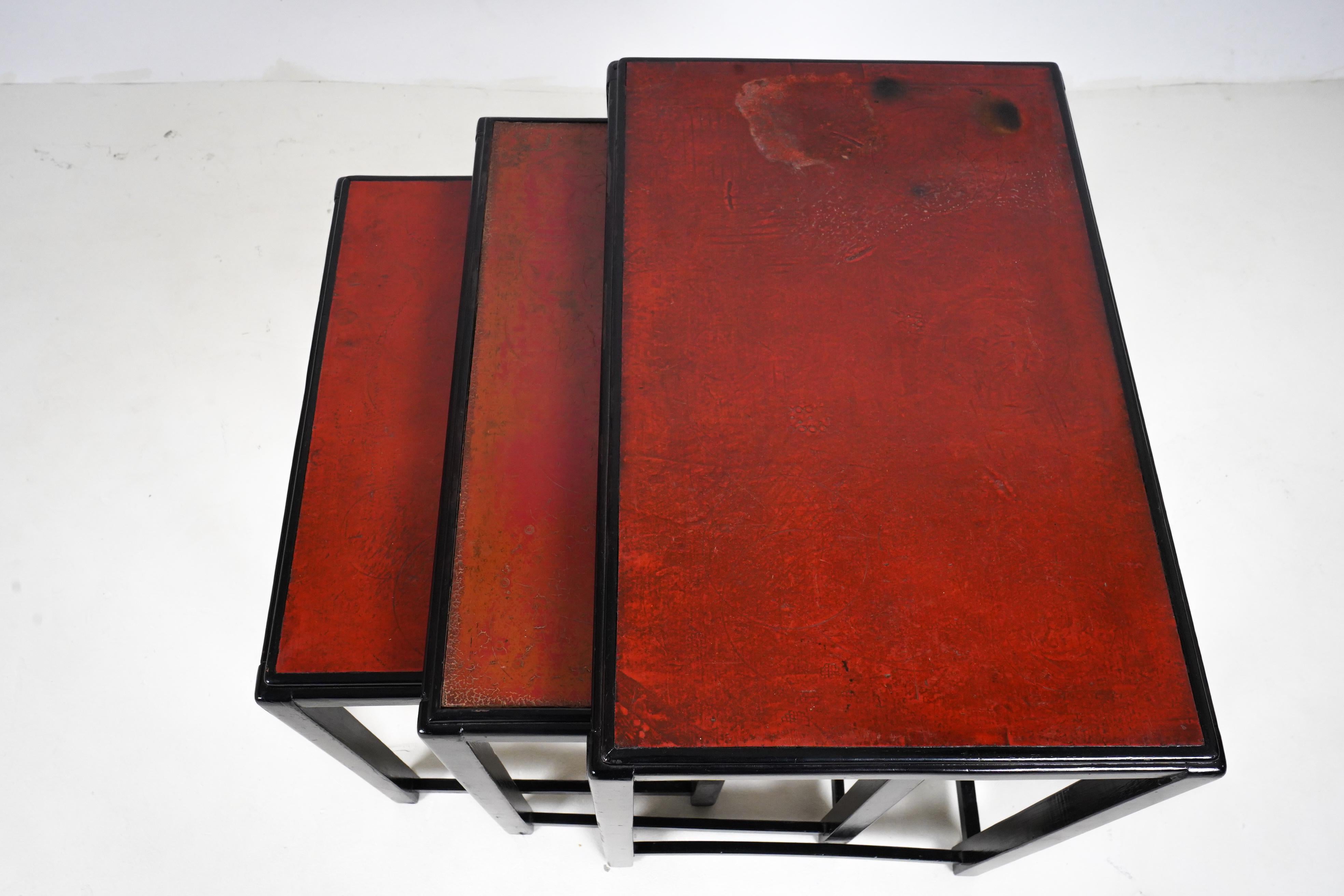 Set of 3 Nesting Side Tables with Red Lacquer Tops For Sale 3