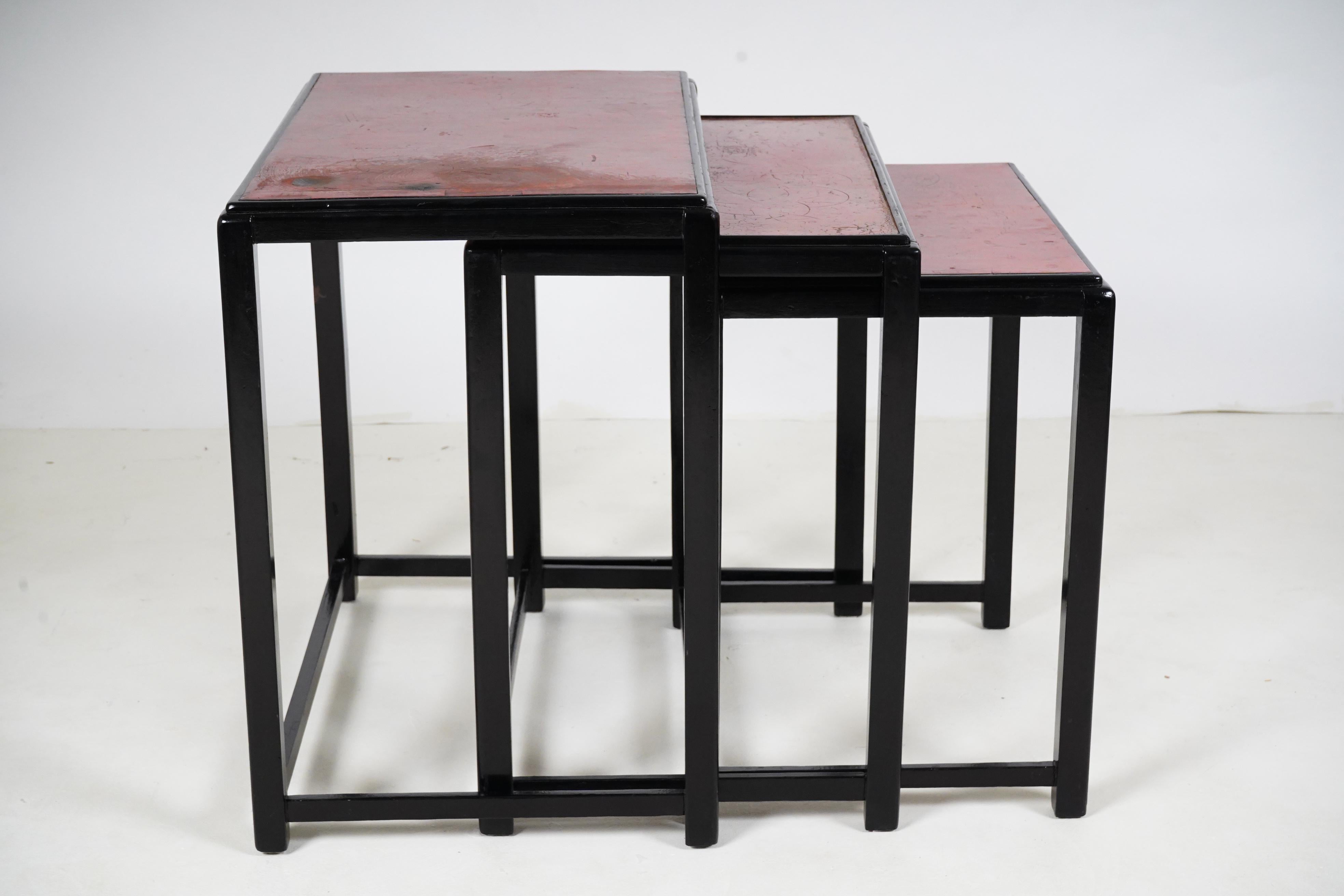Lacquered Set of 3 Nesting Side Tables with Red Lacquer Tops For Sale