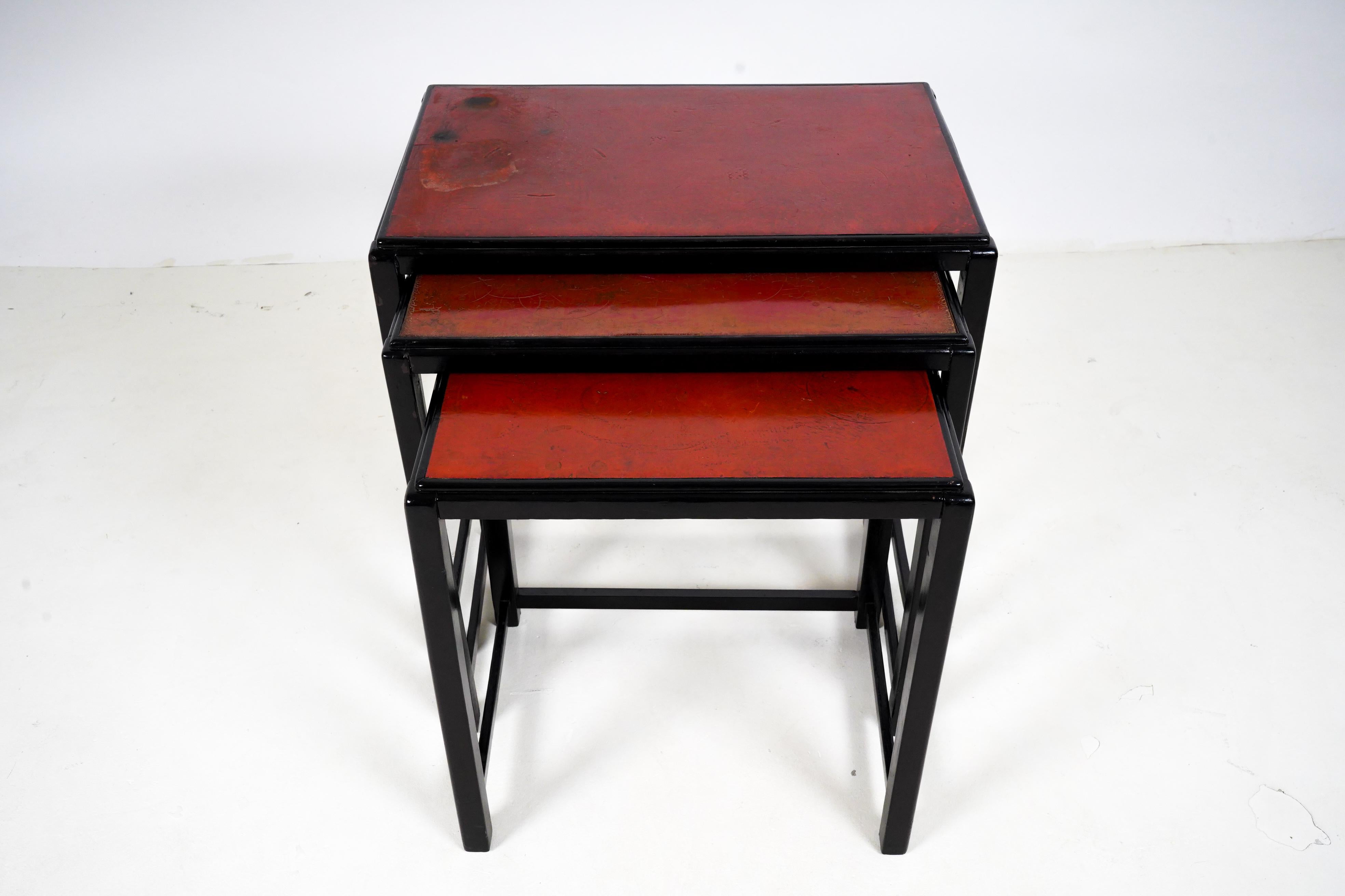 Walnut Set of 3 Nesting Side Tables with Red Lacquer Tops For Sale